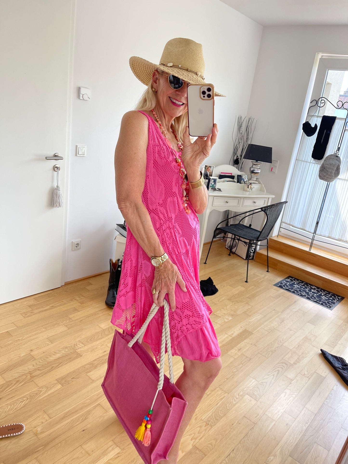 Kleid CLAUDILLE pink €79,90; ein zauberhaftes, sommerliches Lagenkleid, geeignet für S-XL Größen