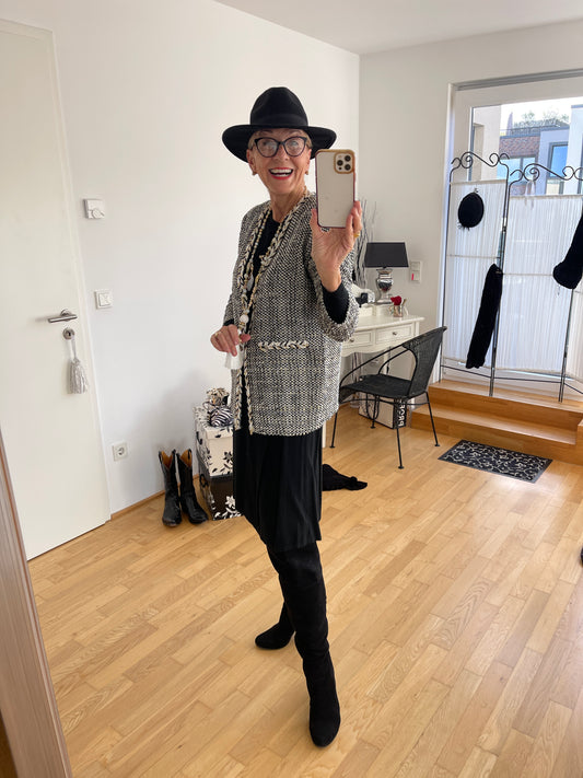 Blazer MASCHA ; total schicker Strickblazer, perfekt kombinierbares Modell !! „IM BLACK-FRIDAY OUTLET“ nur noch €49,90 statt €99,90