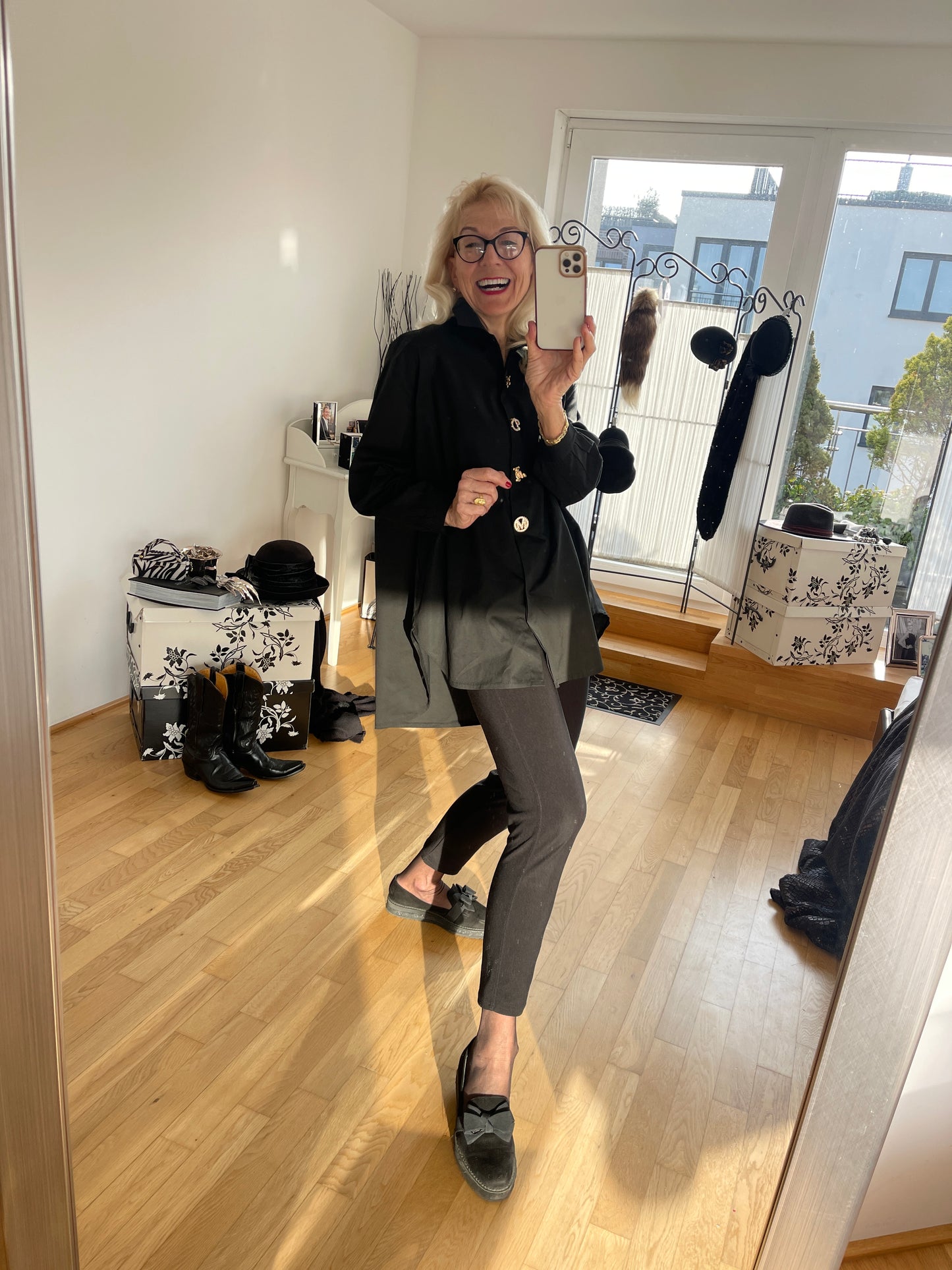 Bluse DARLING black; €89,90 super schicke & ausgefallene Oversize-Long-Bluse