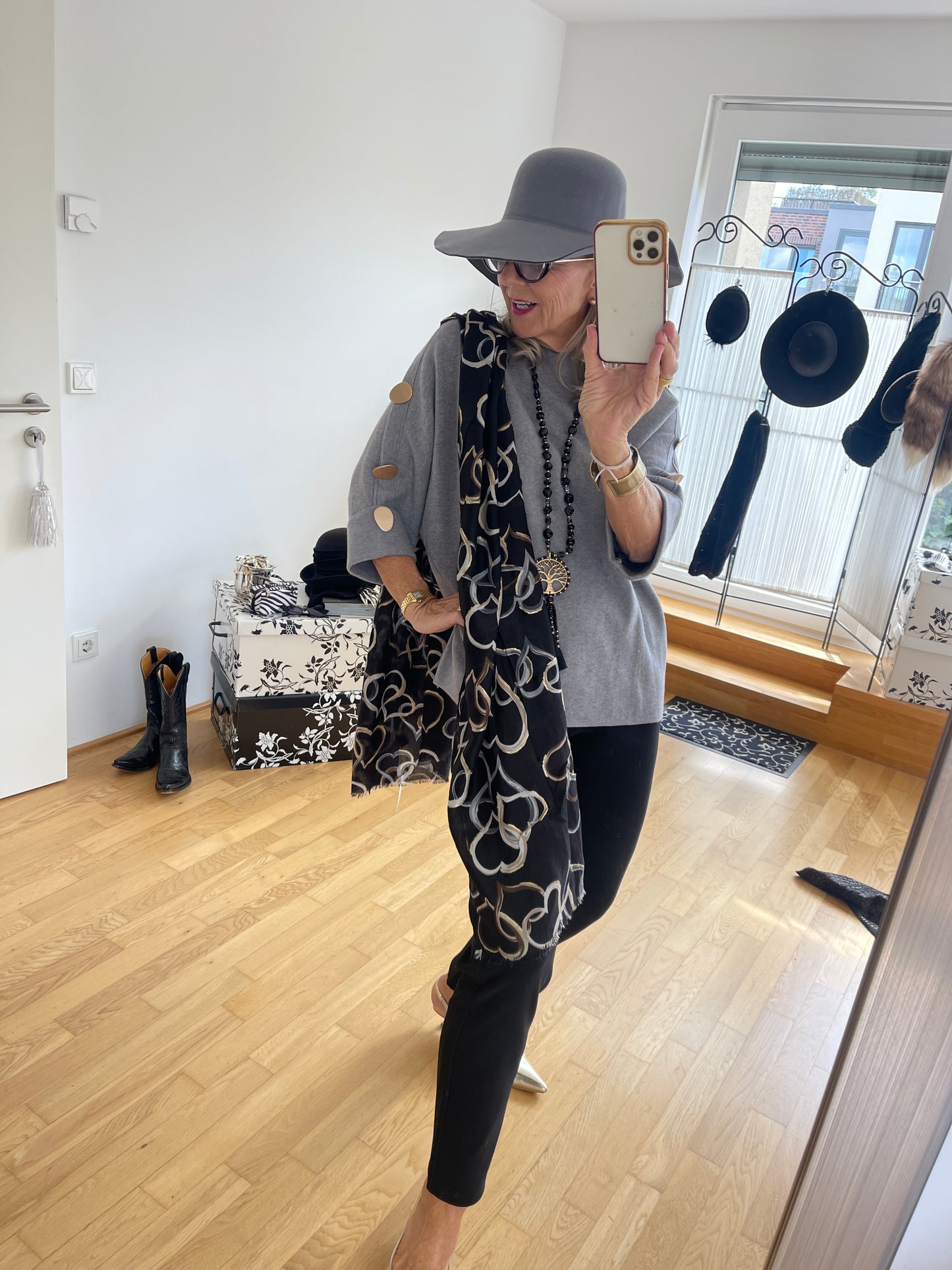 Oberteil SOLITÄR grey €89,90; edel, stylisch, extravagant; perfekt auch für XXL Größen