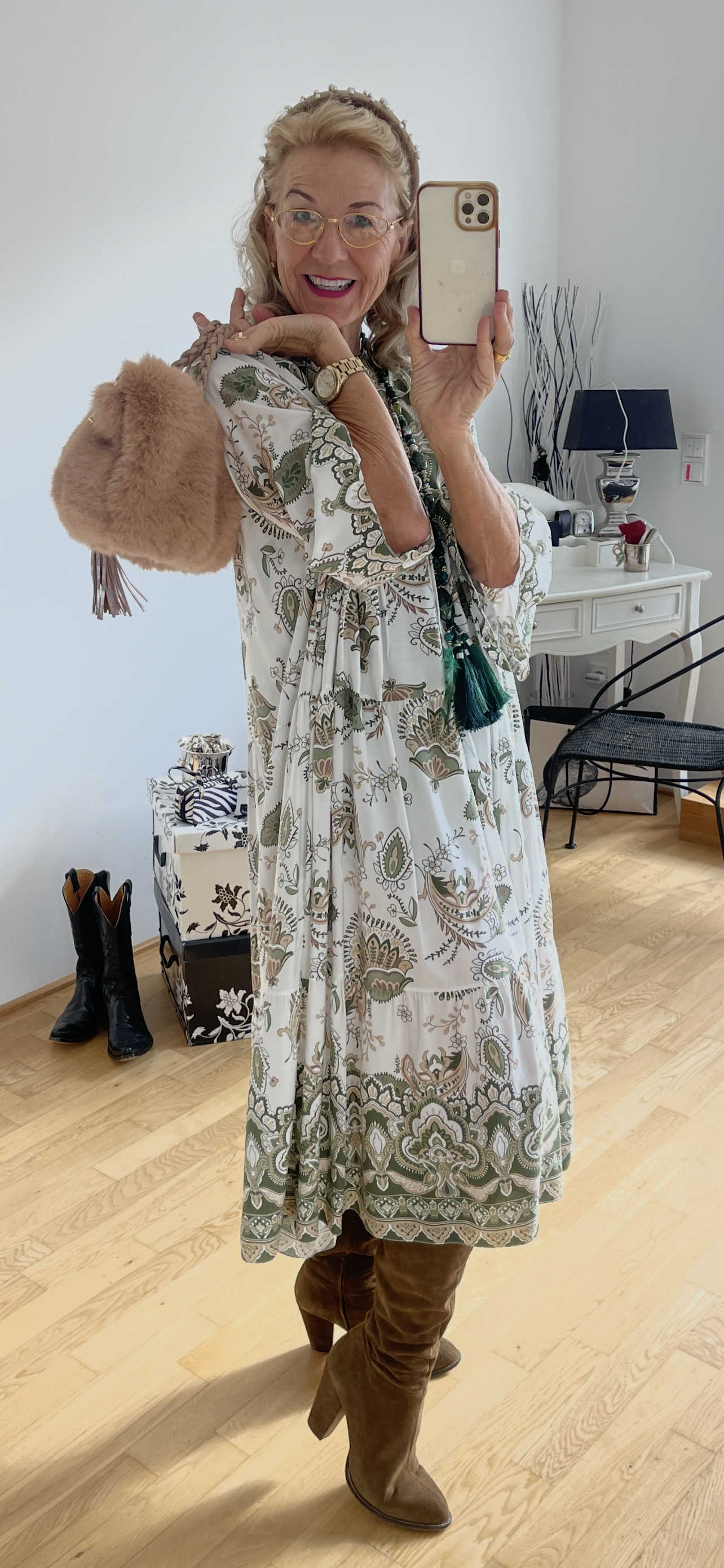 Kleid PERCY green-beige, €99,90, wunderschönes Maxi-Modell, perfekt für den Übergang