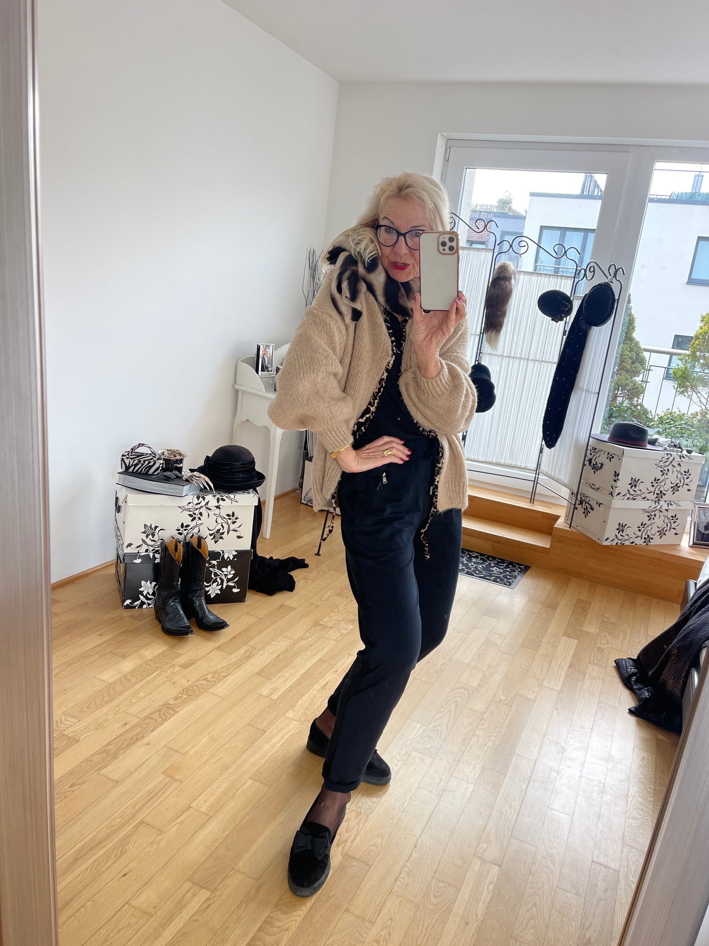 Jacke Lindsay NEW Collection €89,90 ; kuschelig schmeichelnde Strickjacke in einer wunderschönen Farbkombi