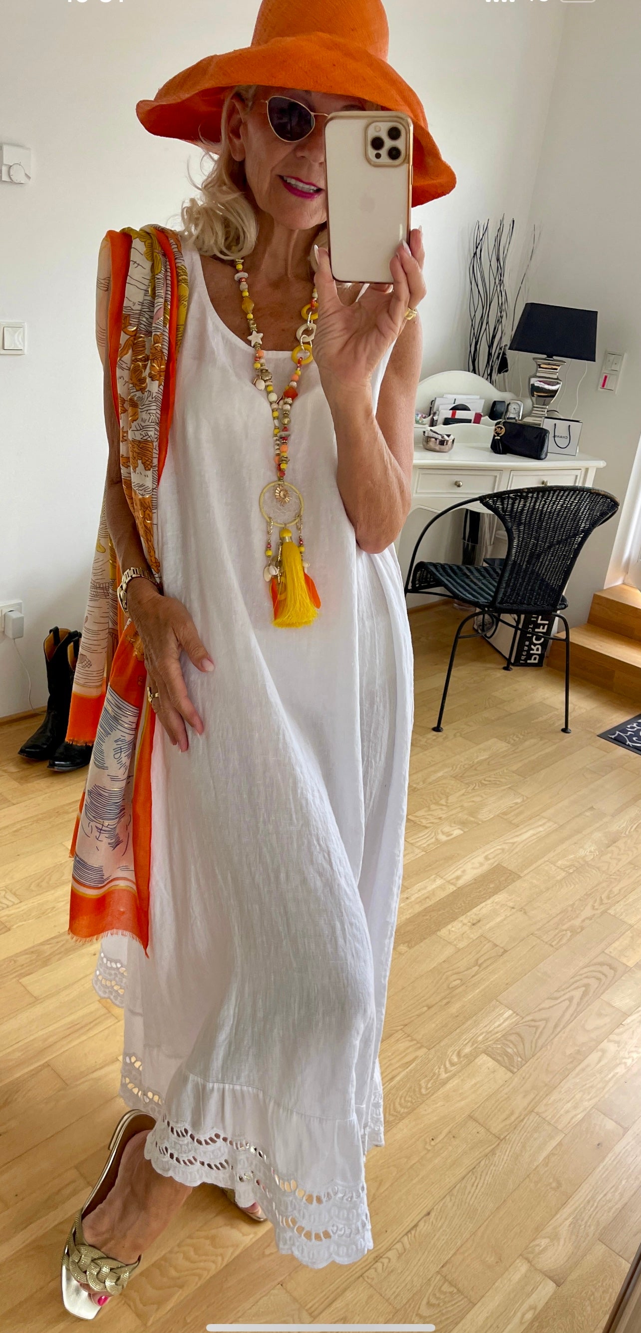 Kleid LAURA white; €99,90 Super- Summer-Style in Leinen