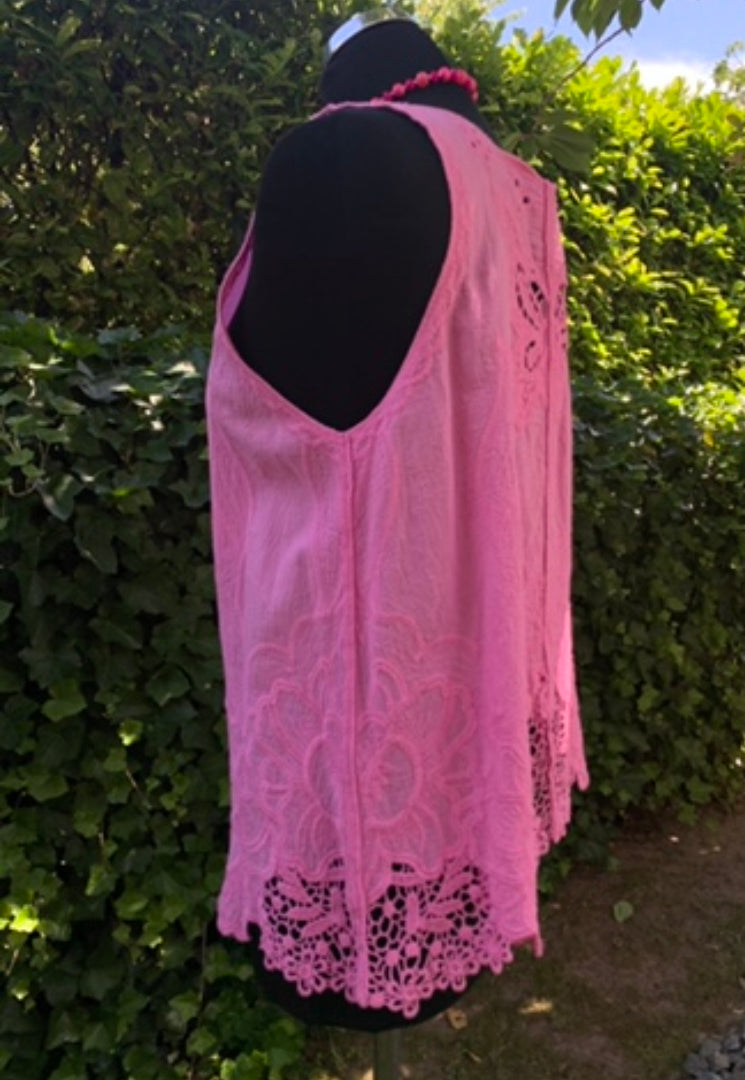 Oberteil/Top LISSY pink; jetzt €29,90 statt €59,90 im Super-Summer-Sale