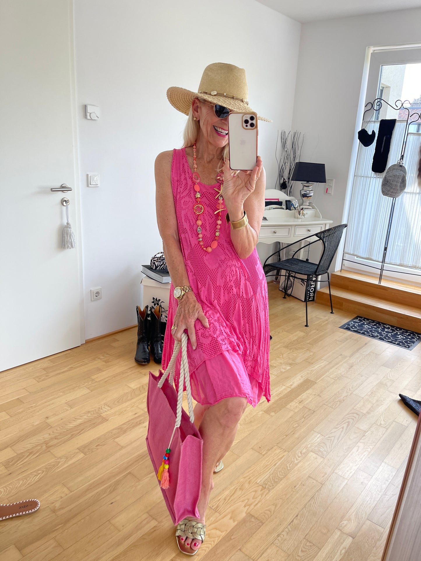 Kleid CLAUDILLE pink €79,90; ein zauberhaftes, sommerliches Lagenkleid, geeignet für S-XL Größen