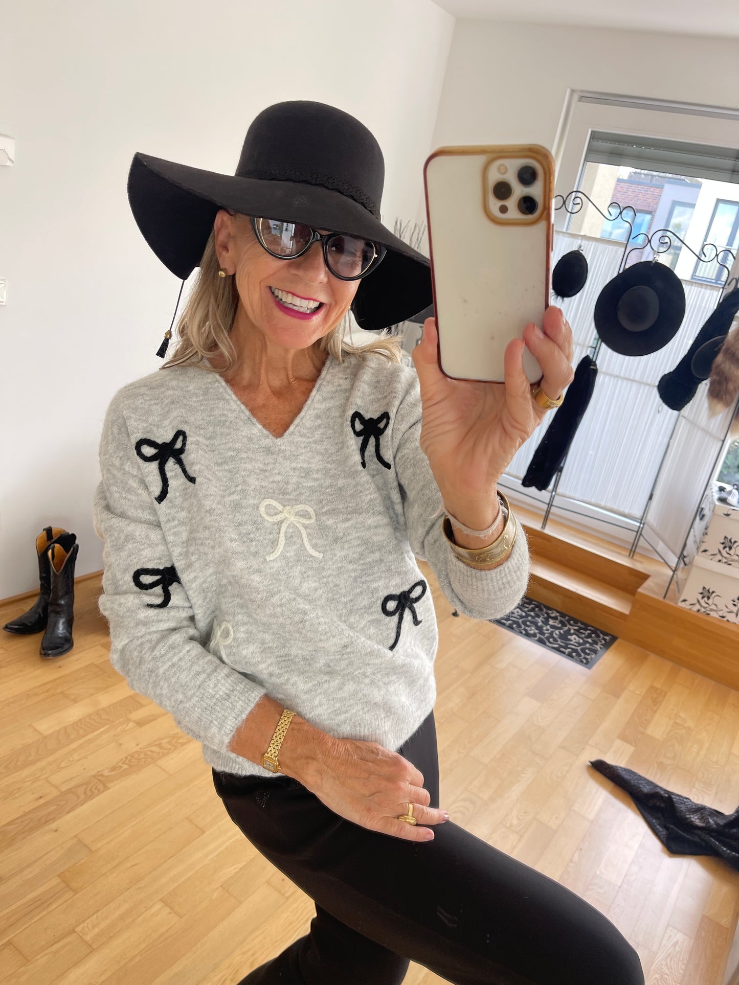 Pullover NALA grey €79,90; einfach hübsch.. ausgefallen.. was besonderes!