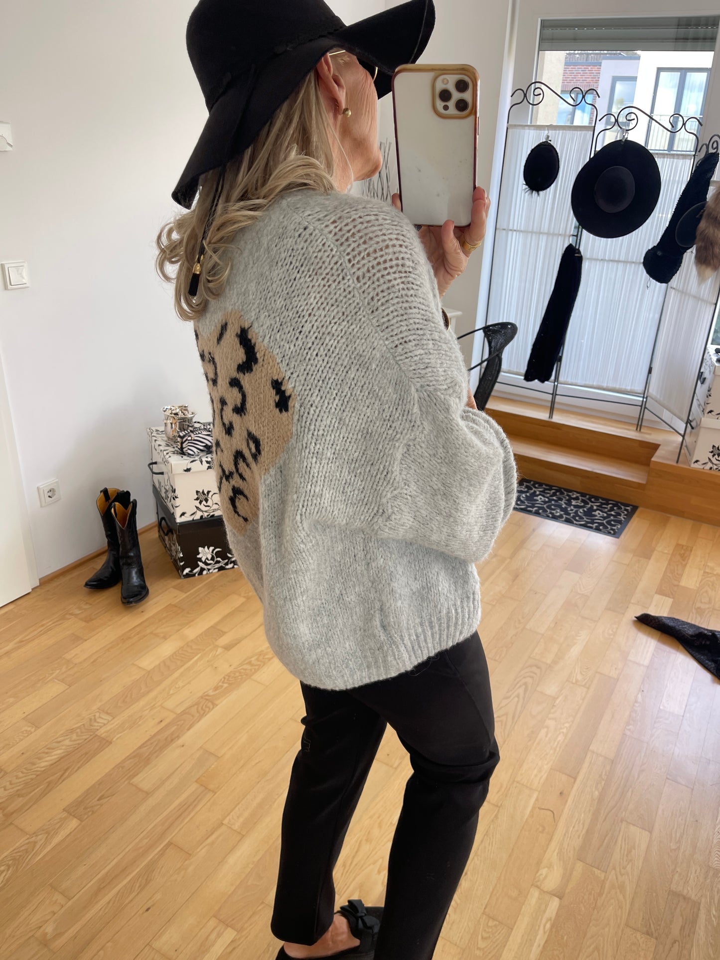Jacke KOSCHKOSCH €89,90; perfekt und kuschelig für die Übergangszeit