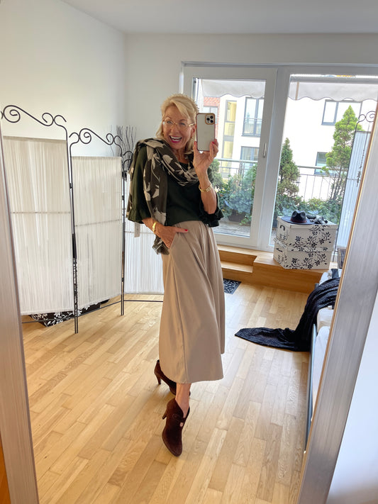 Rock VASILIKI beige €99,90; einfach ein grandioser Schnitt