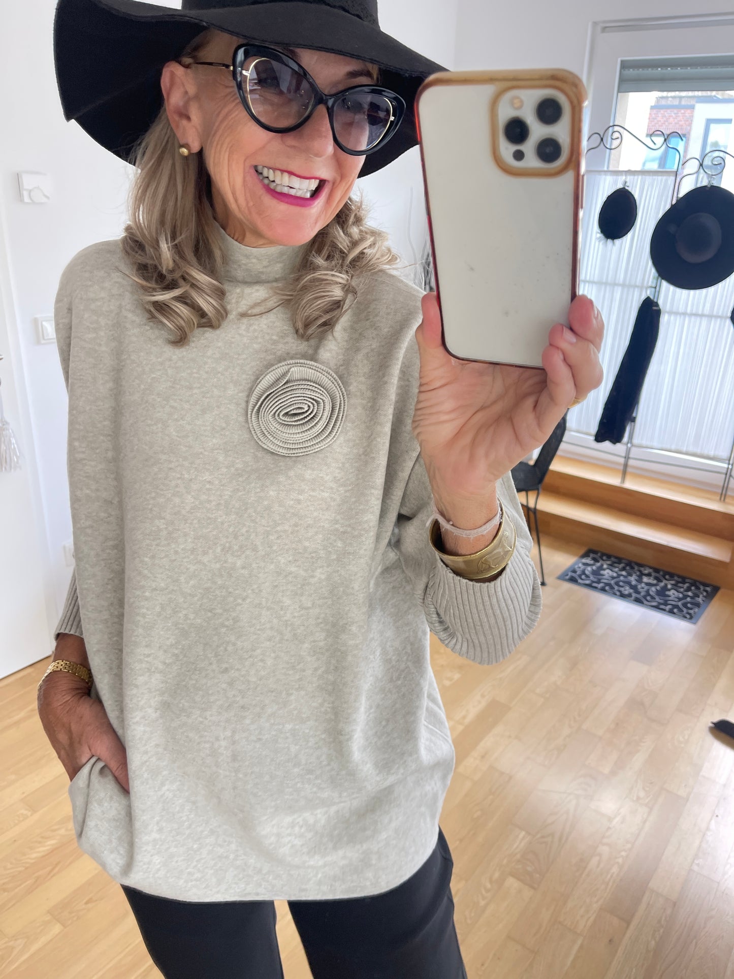 Oberteil MELANIA beige €89,90; extravagant, lässig und herrlich angenehm