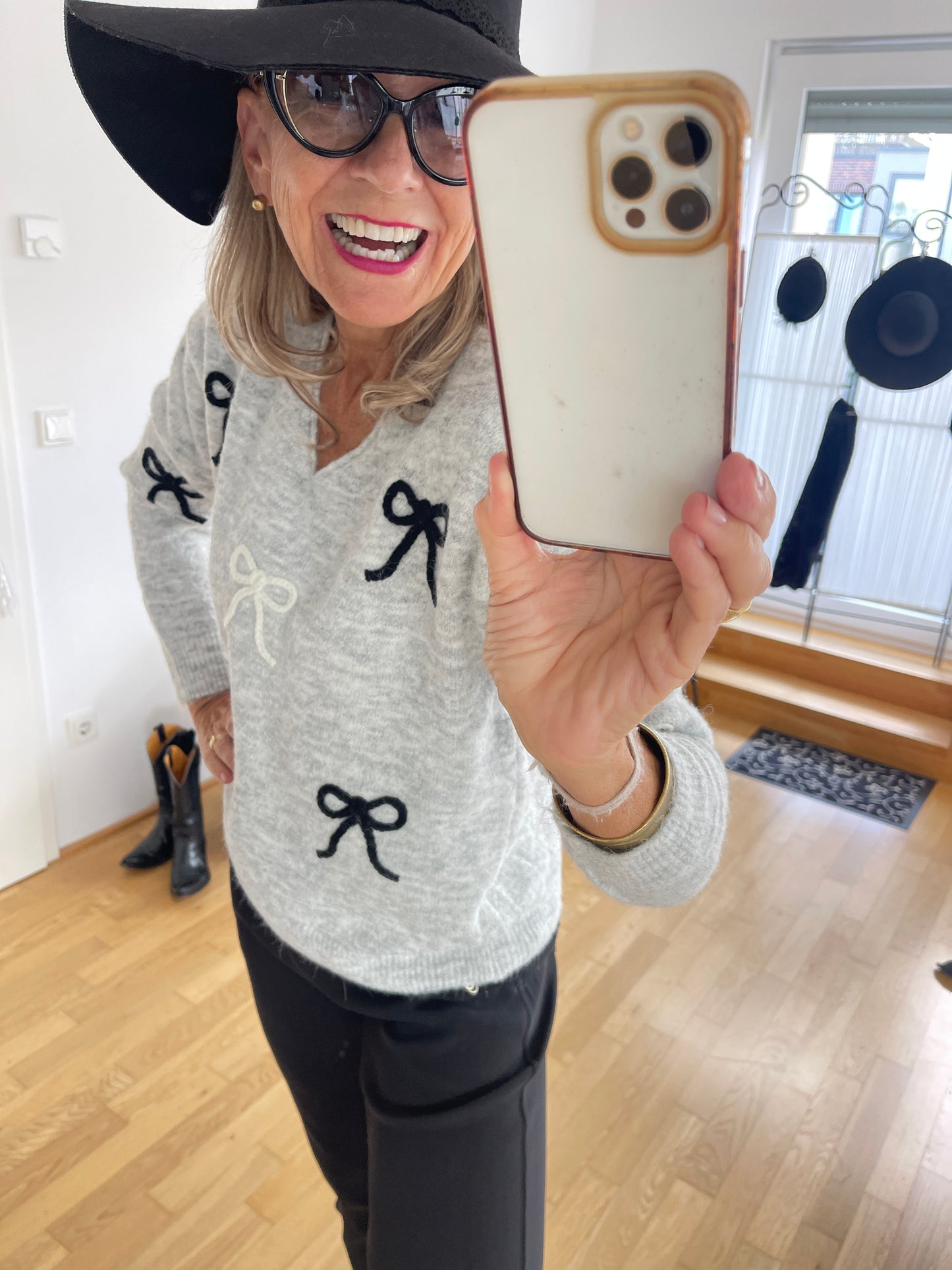 Pullover NALA grey €79,90; einfach hübsch.. ausgefallen.. was besonderes!