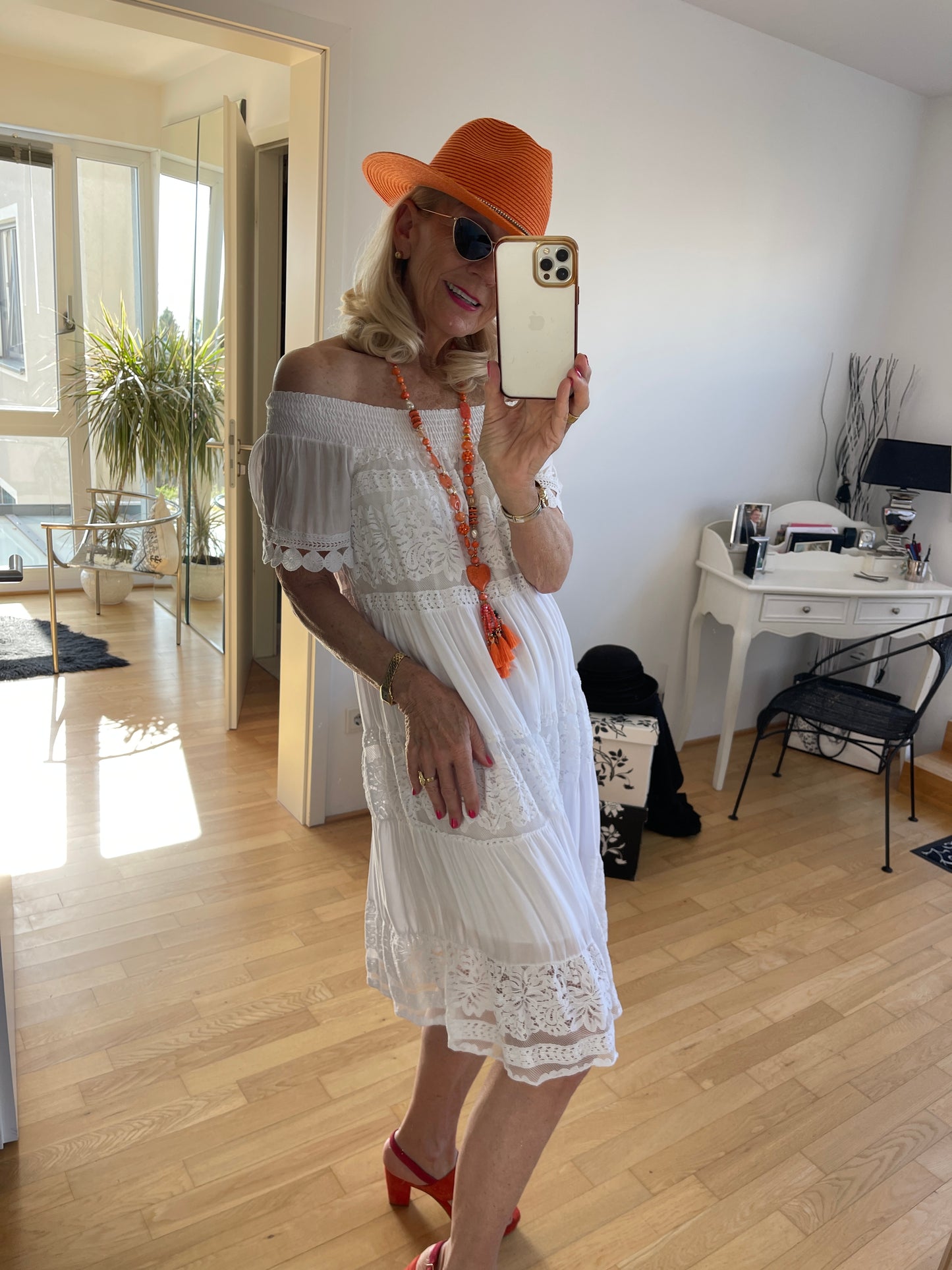 Kleid MERCEDES €69,90; stylisches Sommerkleid -auch im Carmen-Look zu tragen