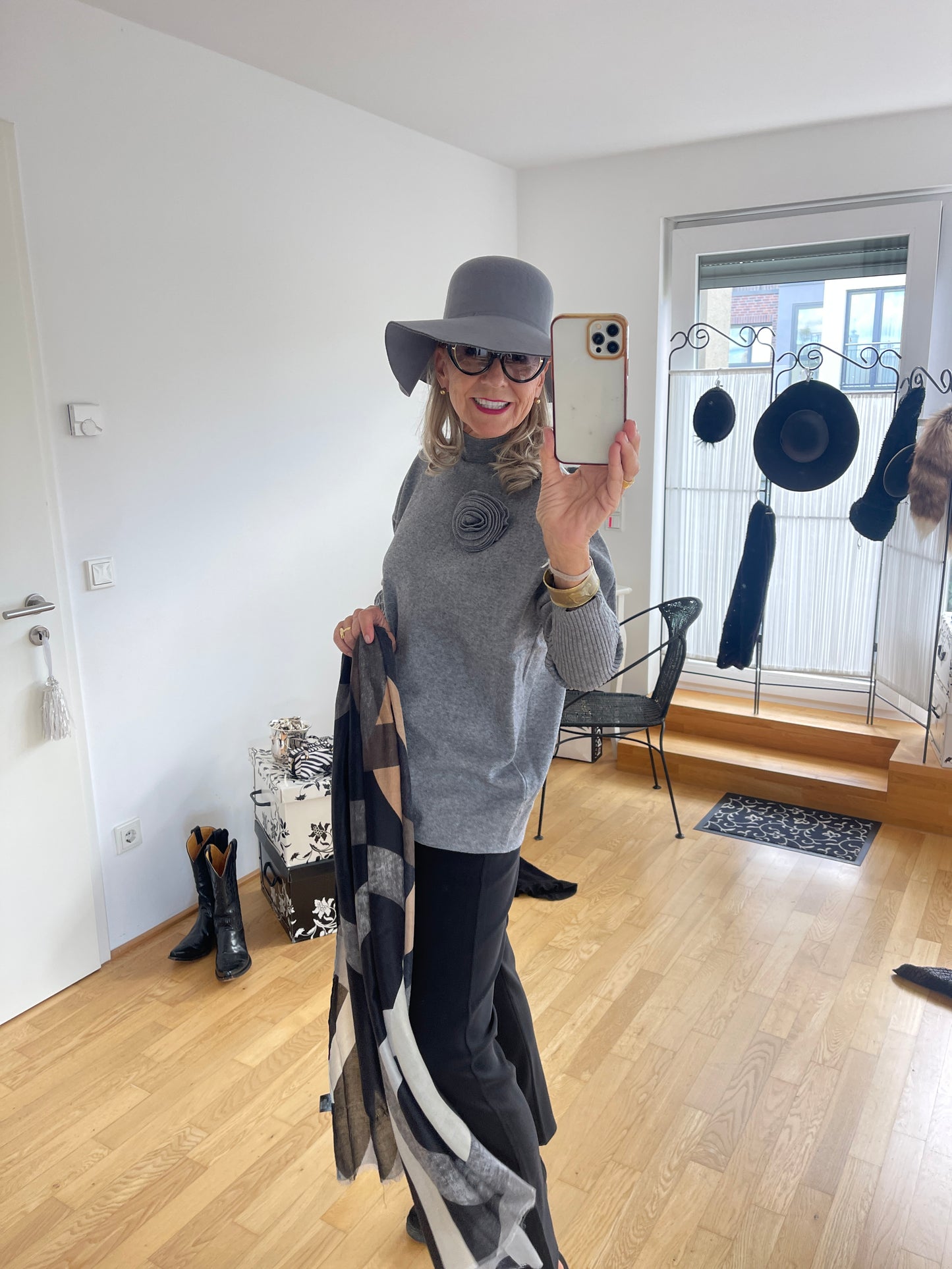 Oberteil MELANIA grey €89,90; lässig, extravagant und herrlich angenehm