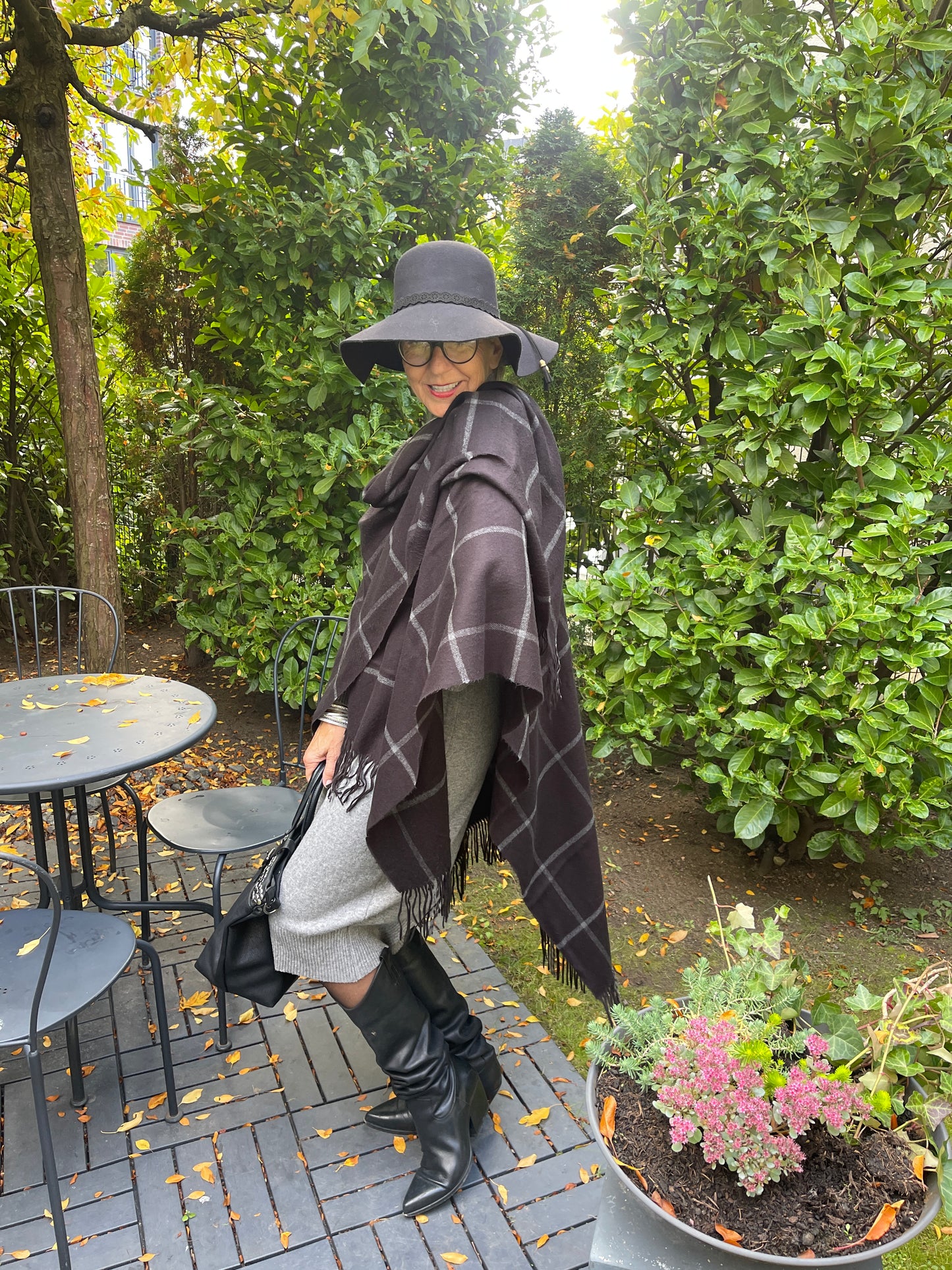 Schal Adria €89,90; super schicker Poncho… Edles Must-Have