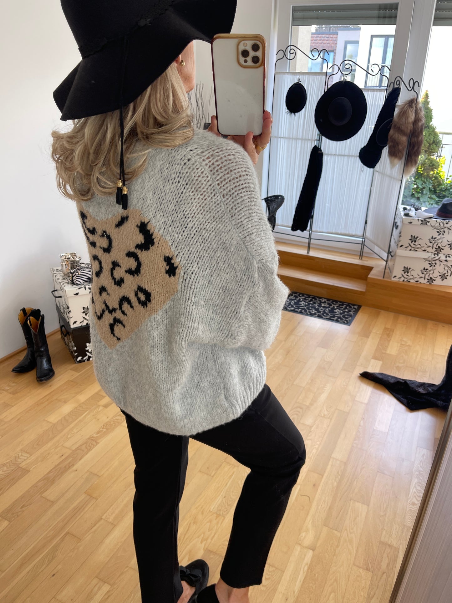 Jacke KOSCHKOSCH €89,90; perfekt und kuschelig für die Übergangszeit