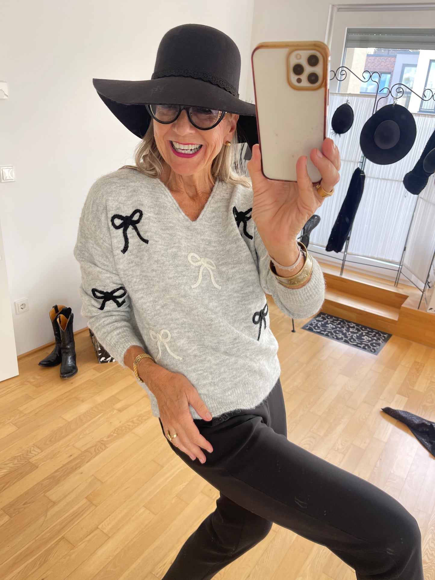 Pullover NALA grey €79,90; einfach hübsch.. ausgefallen.. was besonderes!