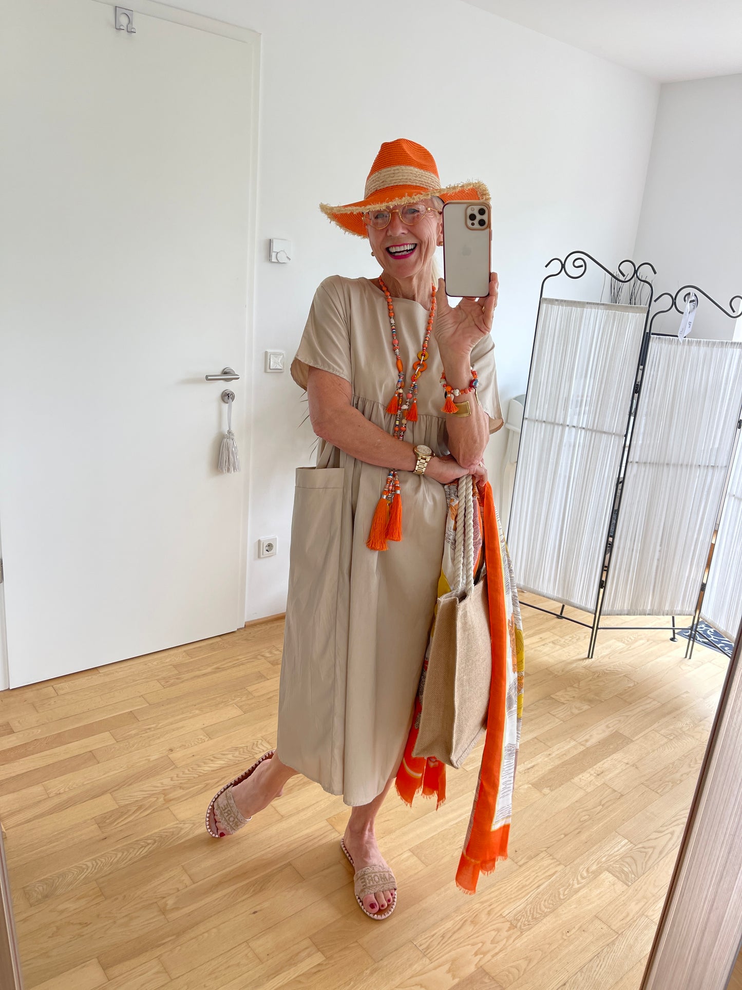 Kleid CANNES €119,90; extravagant lässiger Chic, ein Fashionhiglight