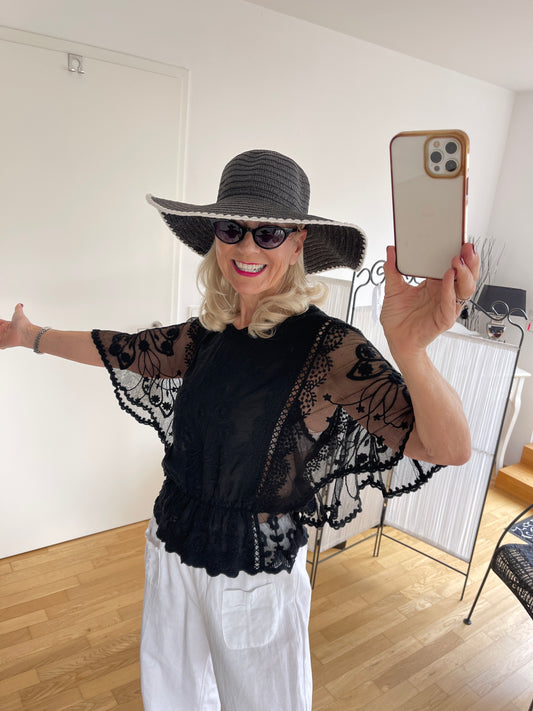 Oberteil KESSY black €69,90; das ist ja einfach bildhübsch