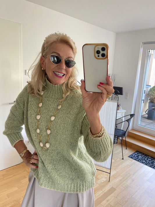 Pullover SAMANTHA green €89,90; zarte Farben auch an kühlen Tagen🍂