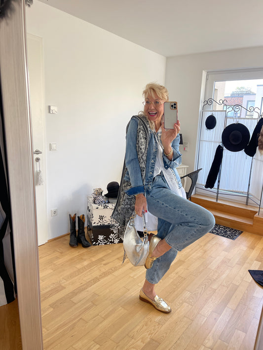 Hose MELLY ; toll sitzende Jeans im Karotten-Style IM BLACK-FRIDAY OUTLET“ nur noch €50,00 statt €99,90