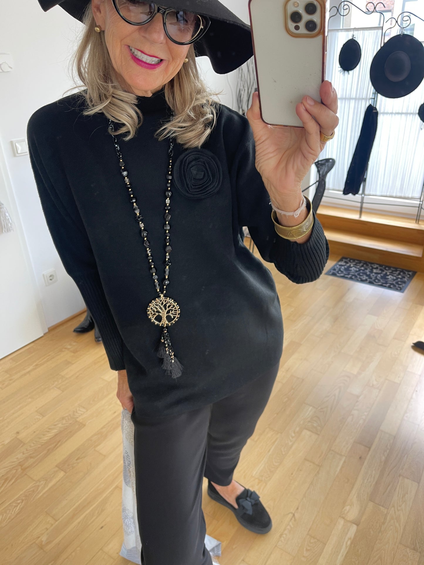Oberteil MELANIA black €89,90; lässig, edel und herrlich angenehm