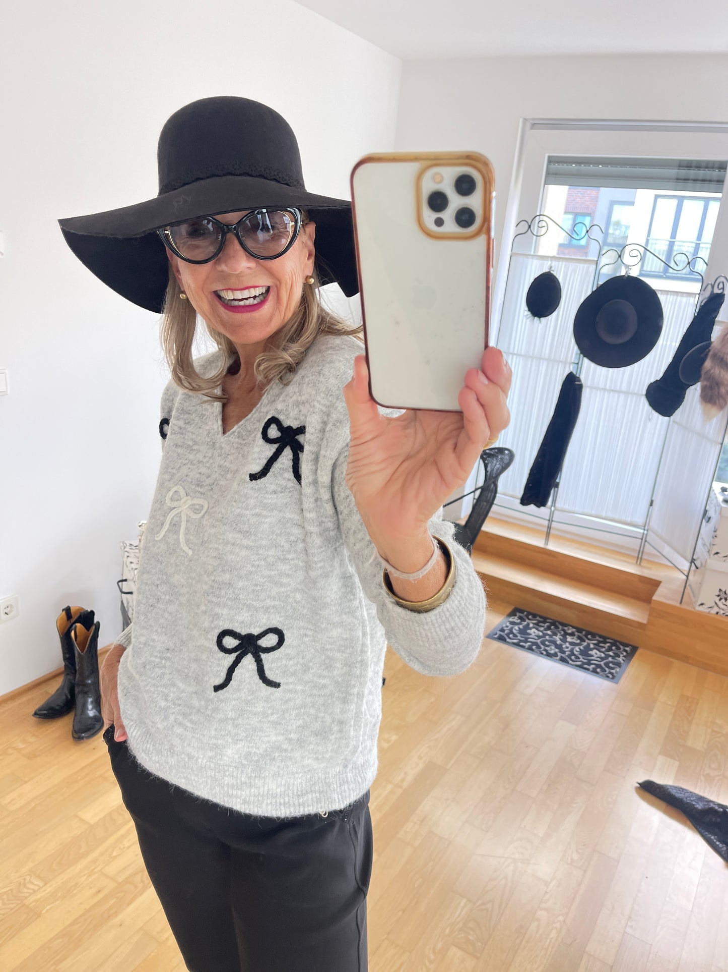 Pullover NALA grey €79,90; einfach hübsch.. ausgefallen.. was besonderes!