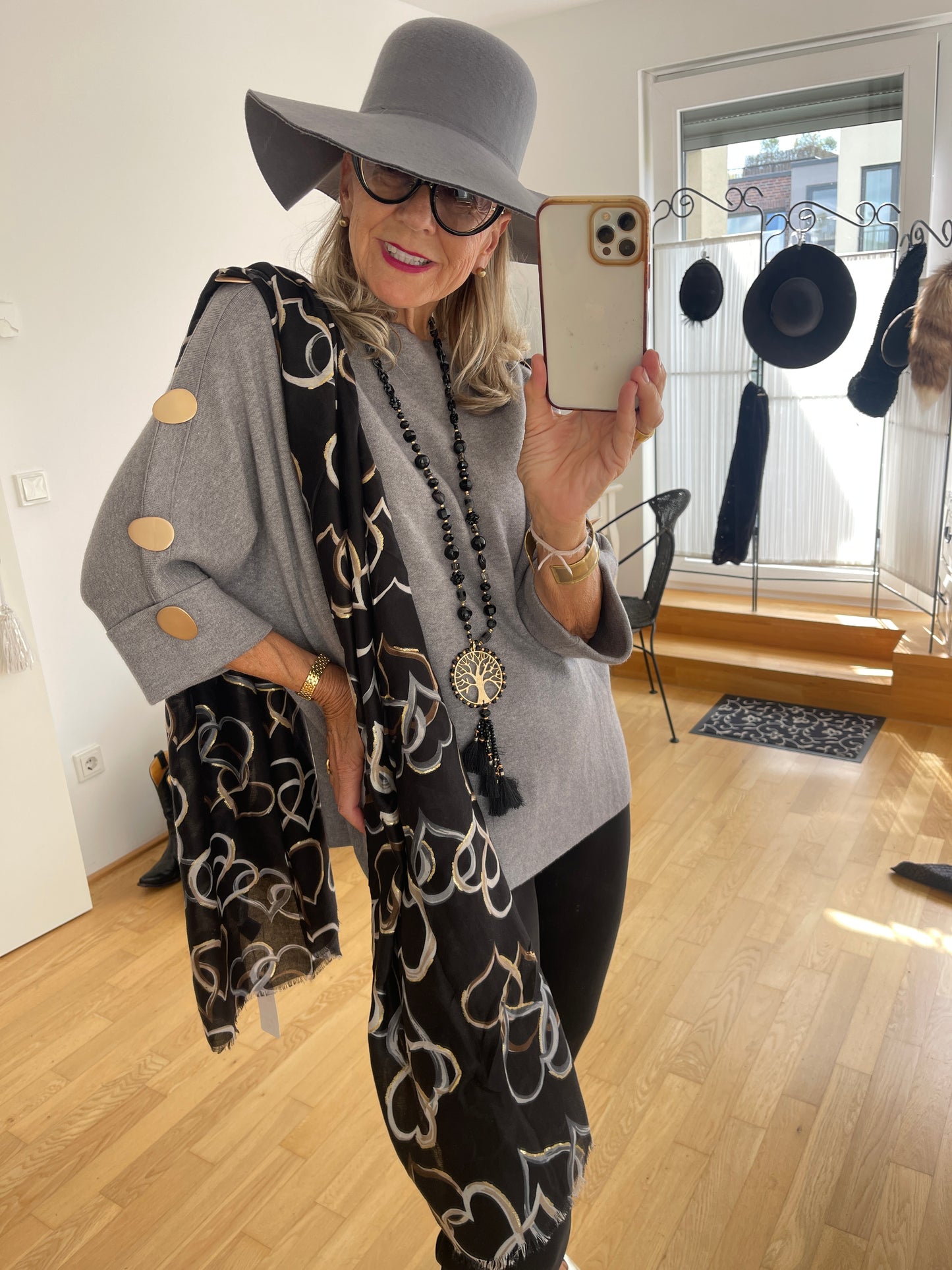 Oberteil SOLITÄR grey €89,90; edel, stylisch, extravagant; perfekt auch für XXL Größen