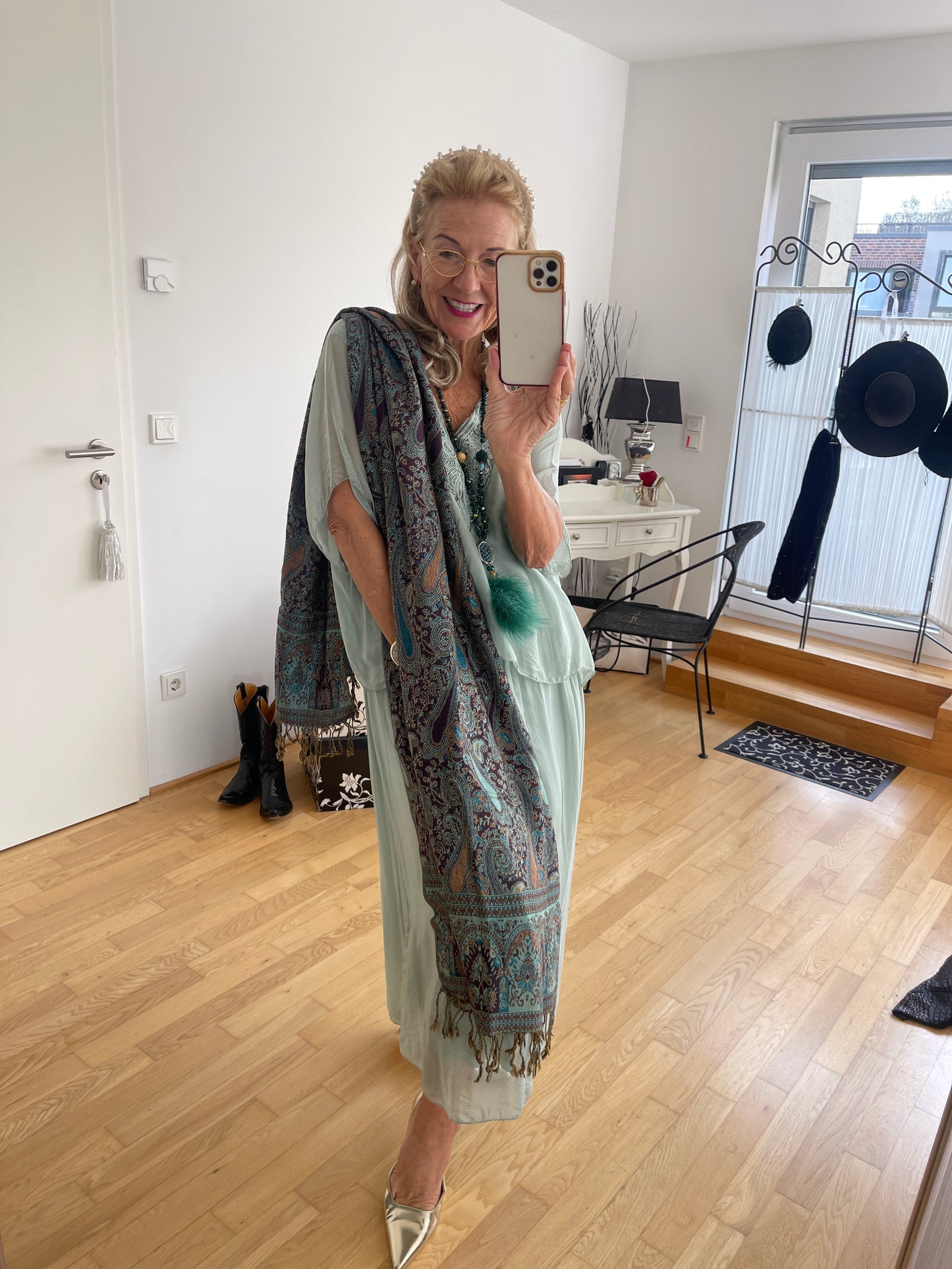 Schal KASKA €49,90; … so eine tolle Farbkombination.. ein tolles Accessoire!!