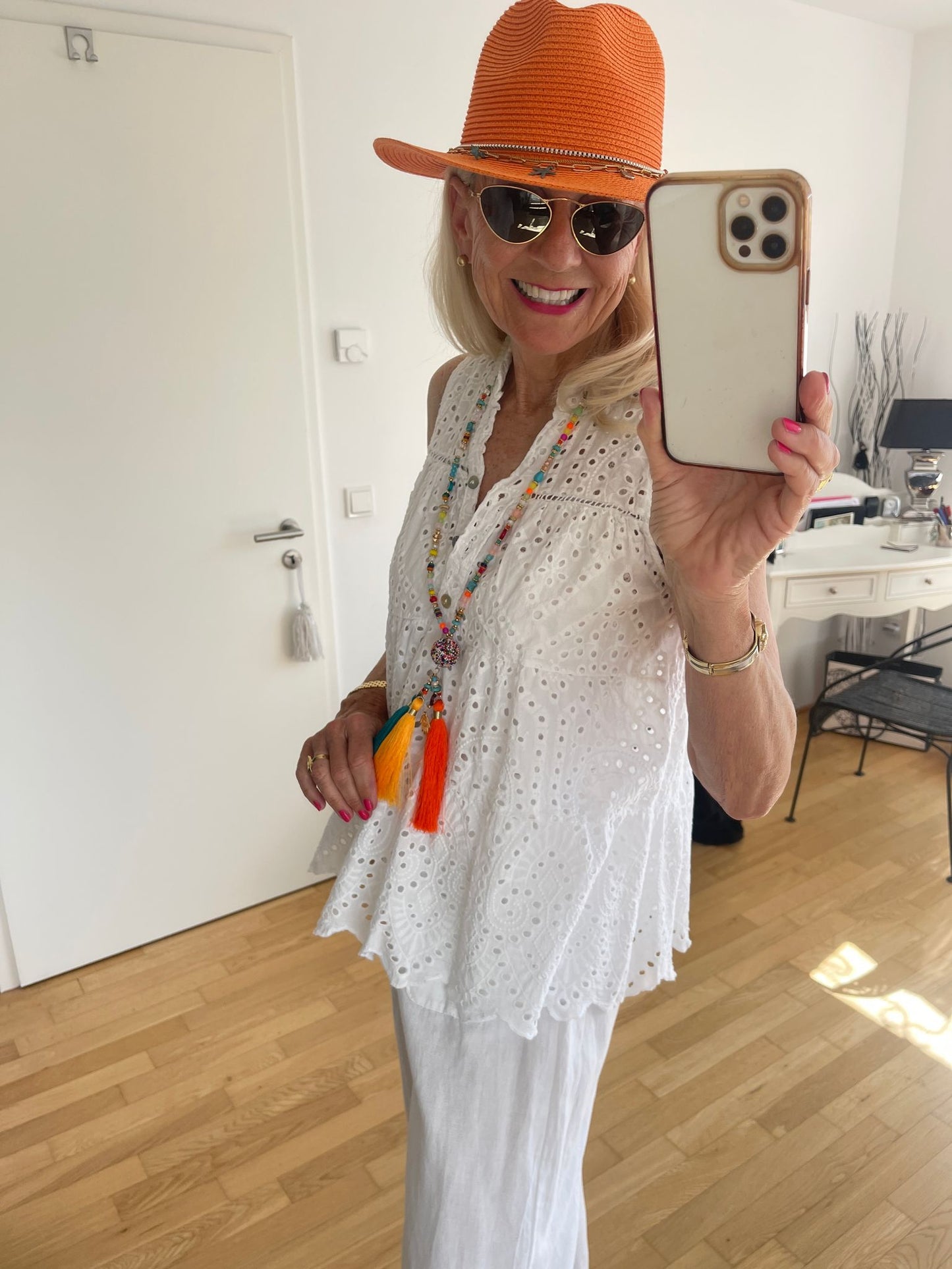 Oberteil STYLE white €59,90, so ein hübsches, luftiges Modell