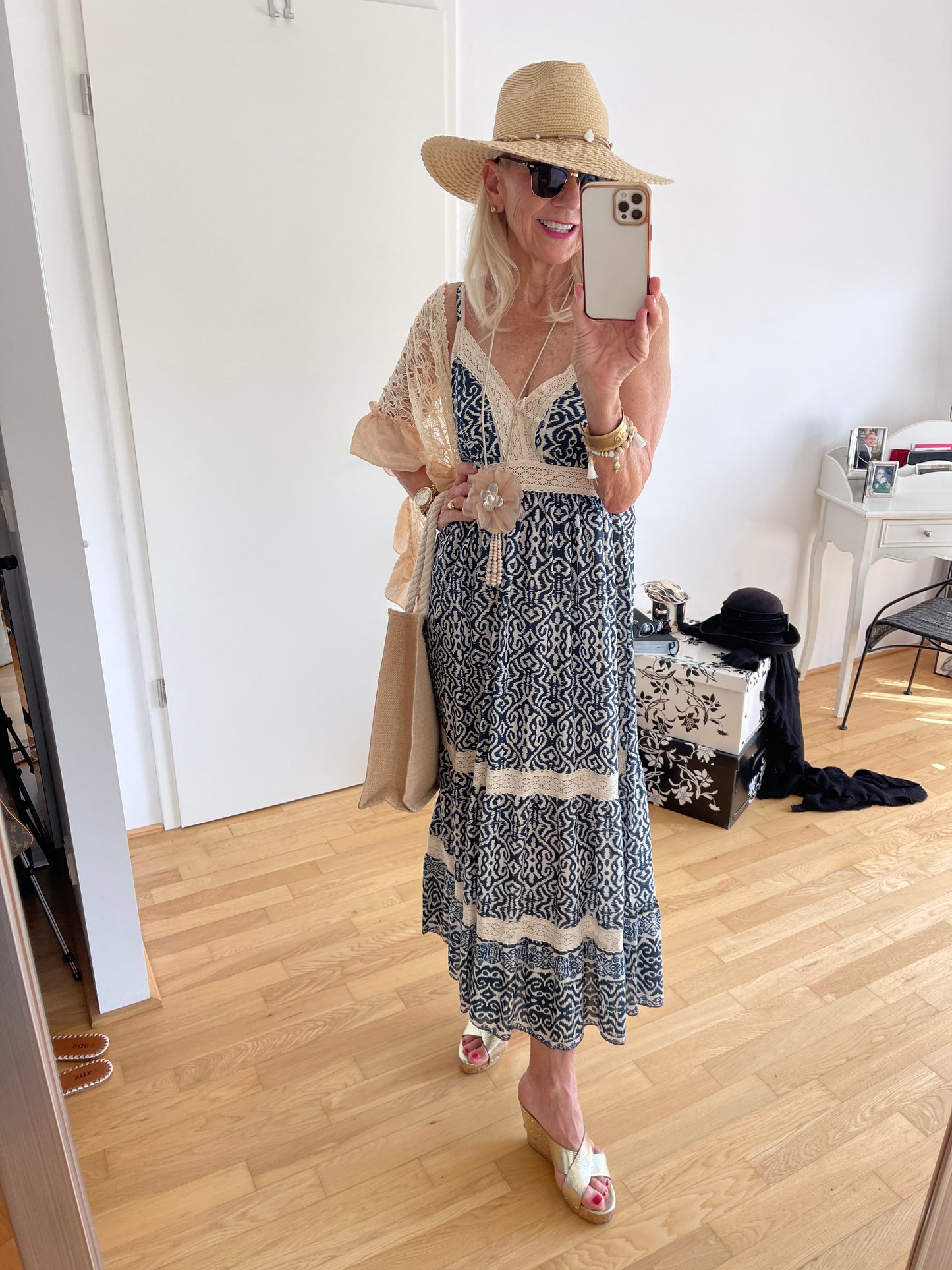 Kleid JAMIE blue; im Outlet jetzt €69,90 anstatt €99,90; sooo ein zauberhaft, sommerliches Maxikleid