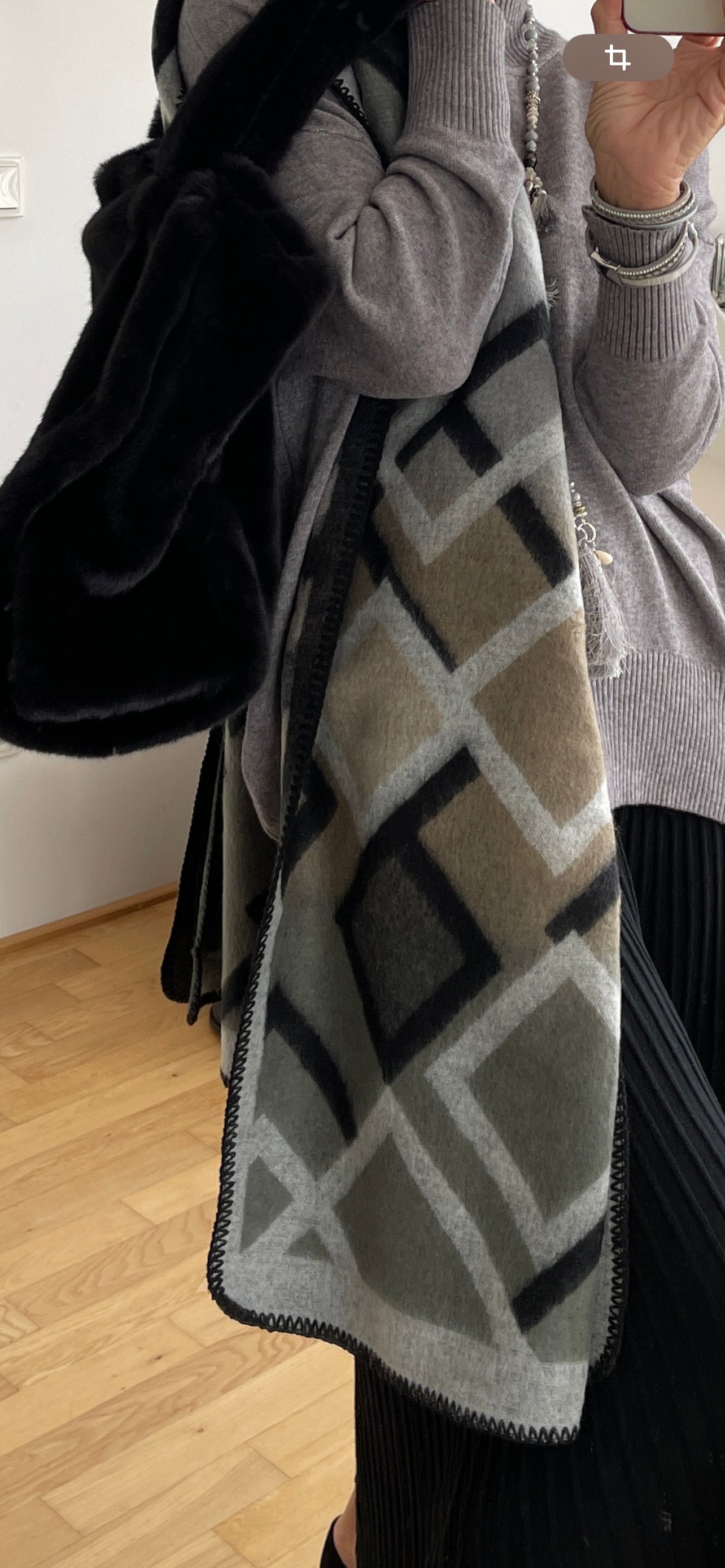Schal ISLAND €79,90; soooo herrlich stylisch & kuschelig