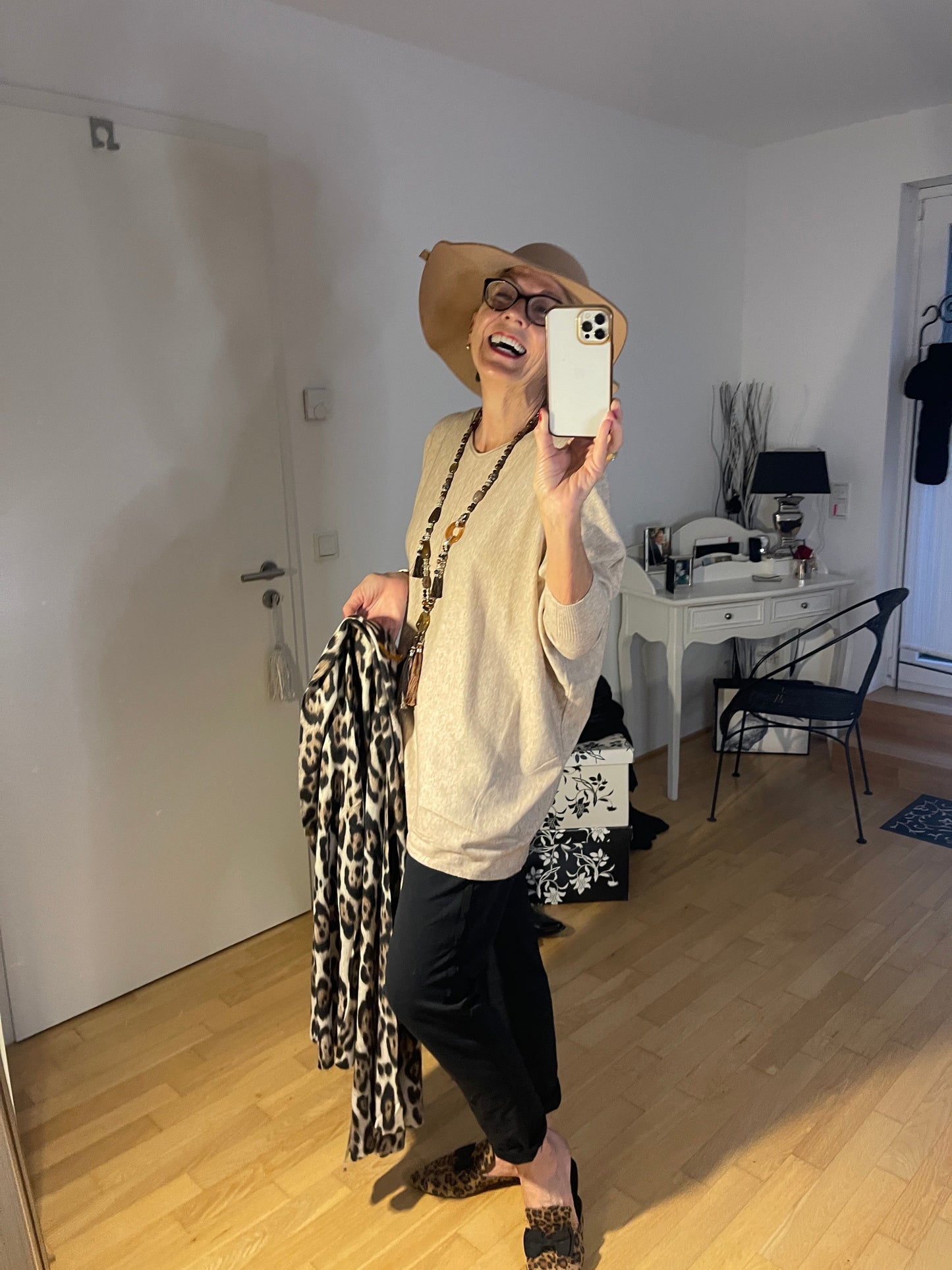 Pullover MOLA beige; jetzt im Oktober-Sale für €59,90 statt €99,90…klasse Modell auch für Genussgrößen