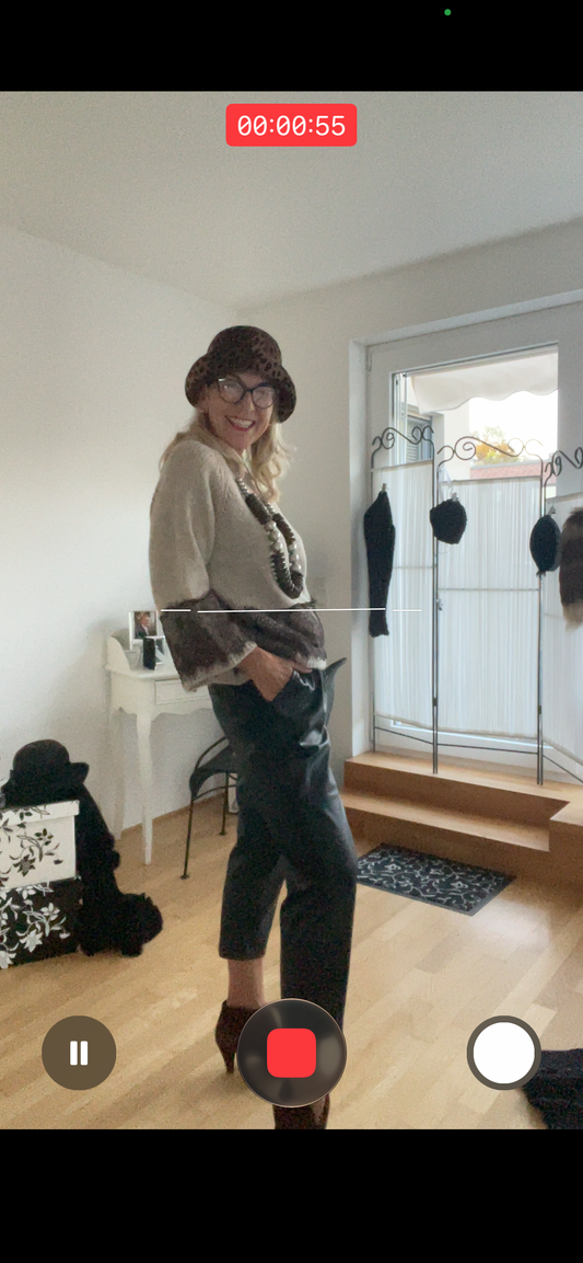 Pullover PICASSO €99,90; .. den muss man ja lieben🍁