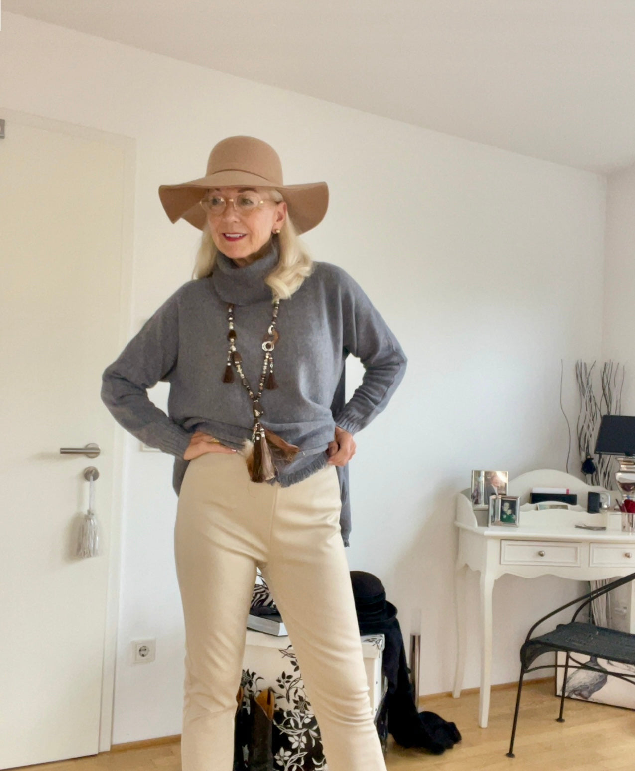 Pullover EVI grau; jetzt €89,90 … garantiertes Wohlfühlmodell