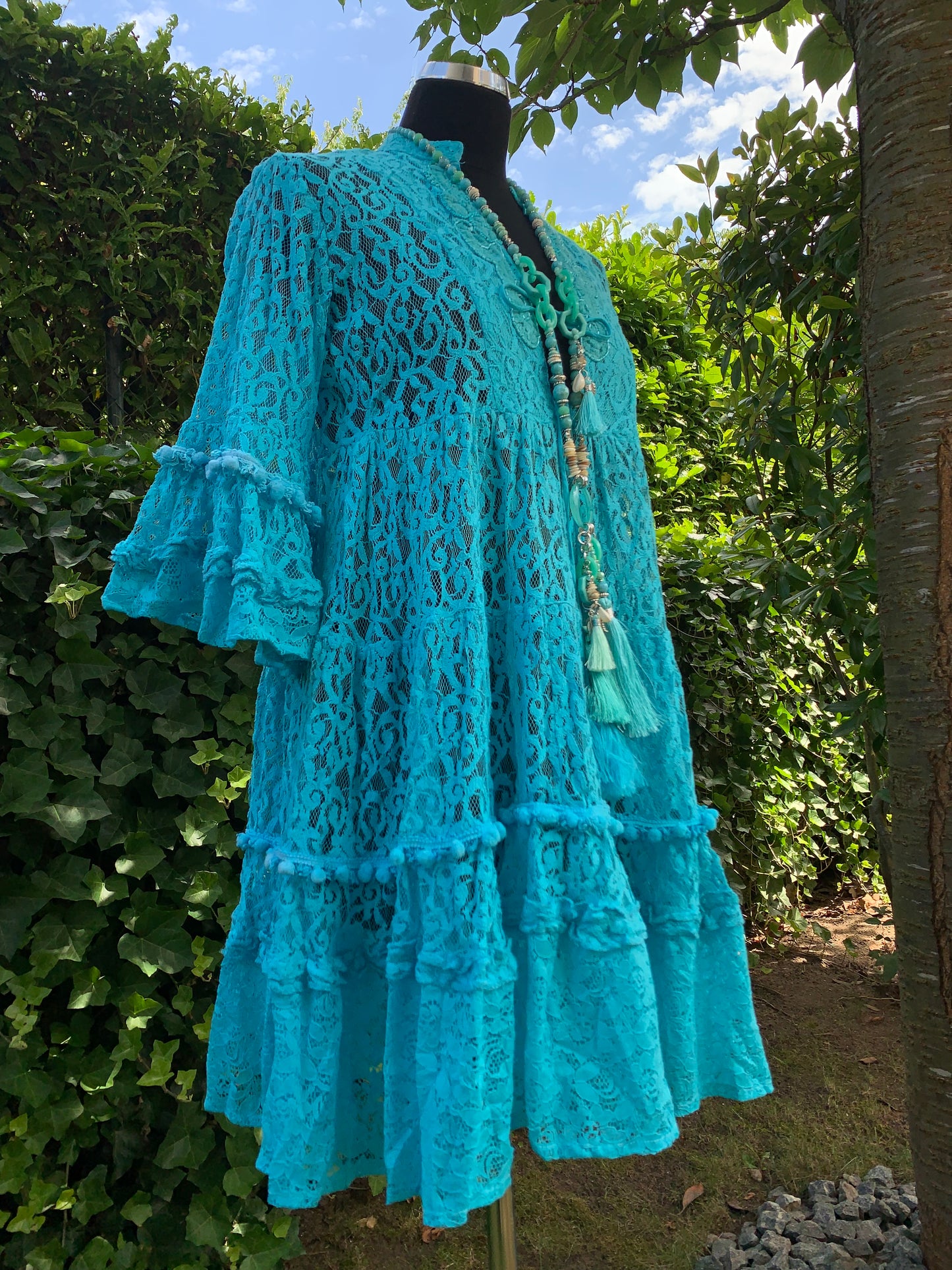 Tunika ARIELLE; Summer-Sale🛍🌞 jetzt €69,90 statt €99,90 ; Extravagante Tunika aus edler Spitze, in kräftigem Türkis, herrlich lässig geschnitten und ein absoluter Hingucker!