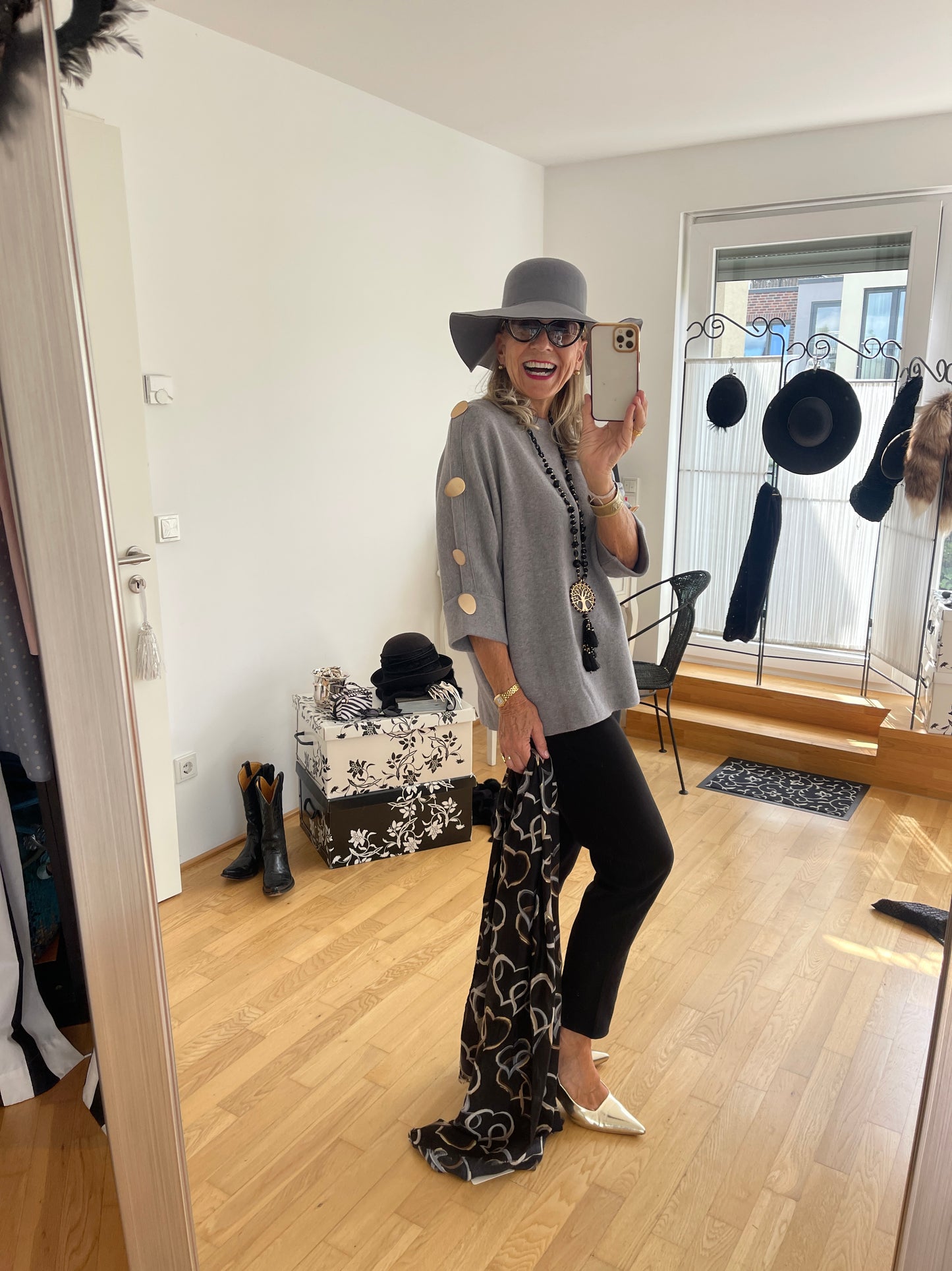 Oberteil SOLITÄR grey €89,90; edel, stylisch, extravagant; perfekt auch für XXL Größen