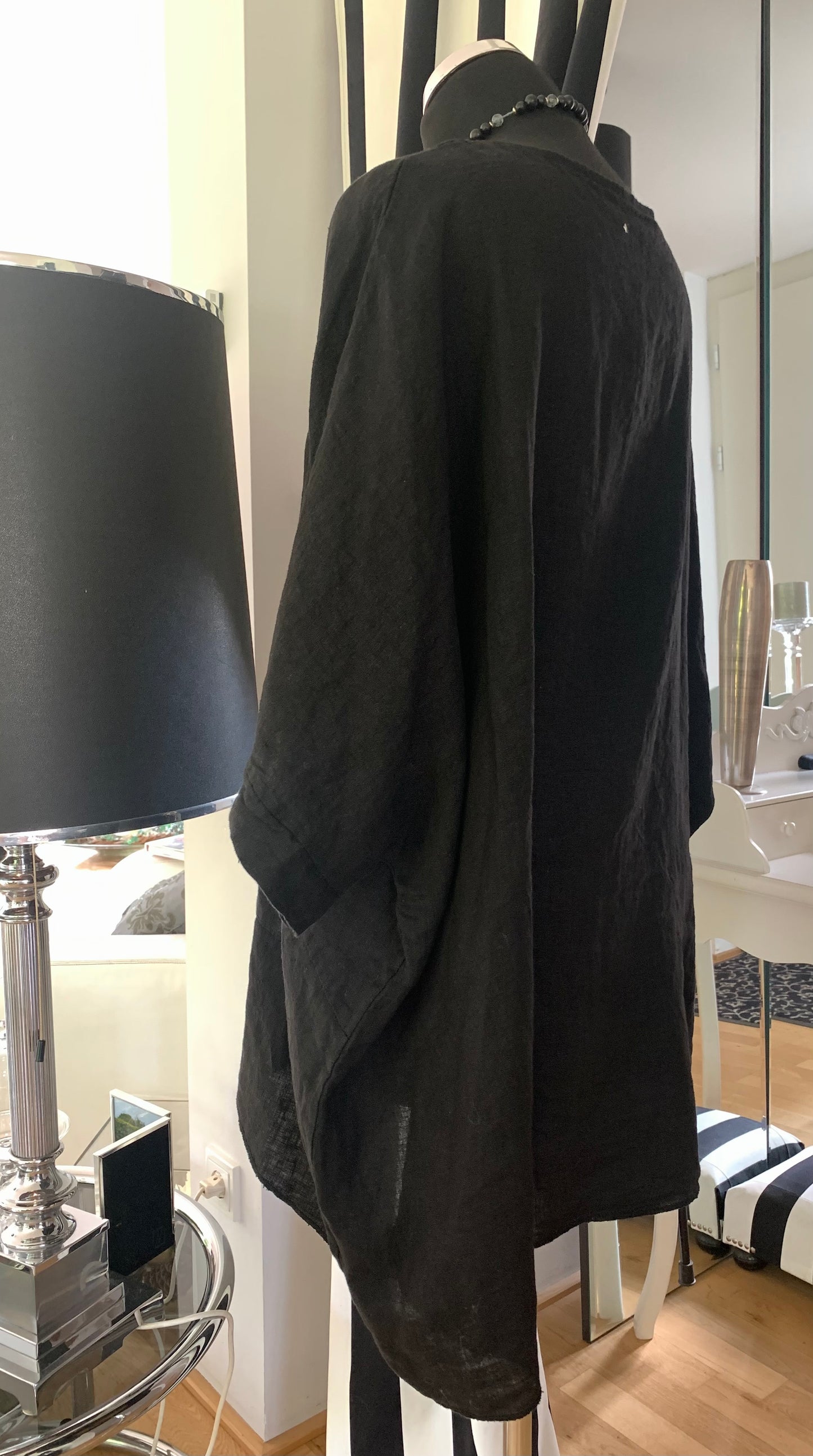 Tunika KAMAL black im Summer-Sale jetzt €69,90 statt €99,90; perfekter Sommerstyle