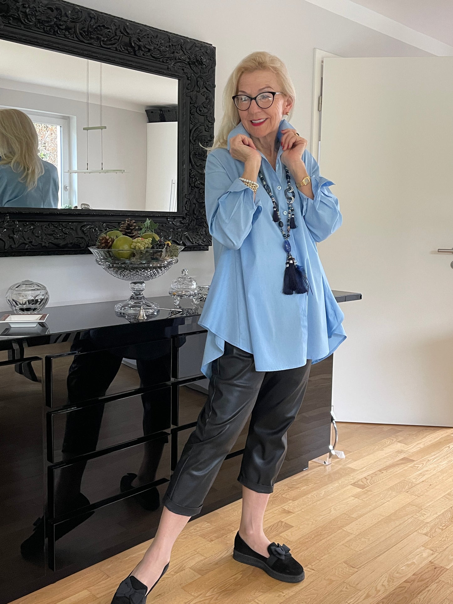 Bluse JETTE blue; jetzt €59,90 statt €89,90 Super extravagante Oversize-Long-Bluse. Ein extravaganter Hingucker!!