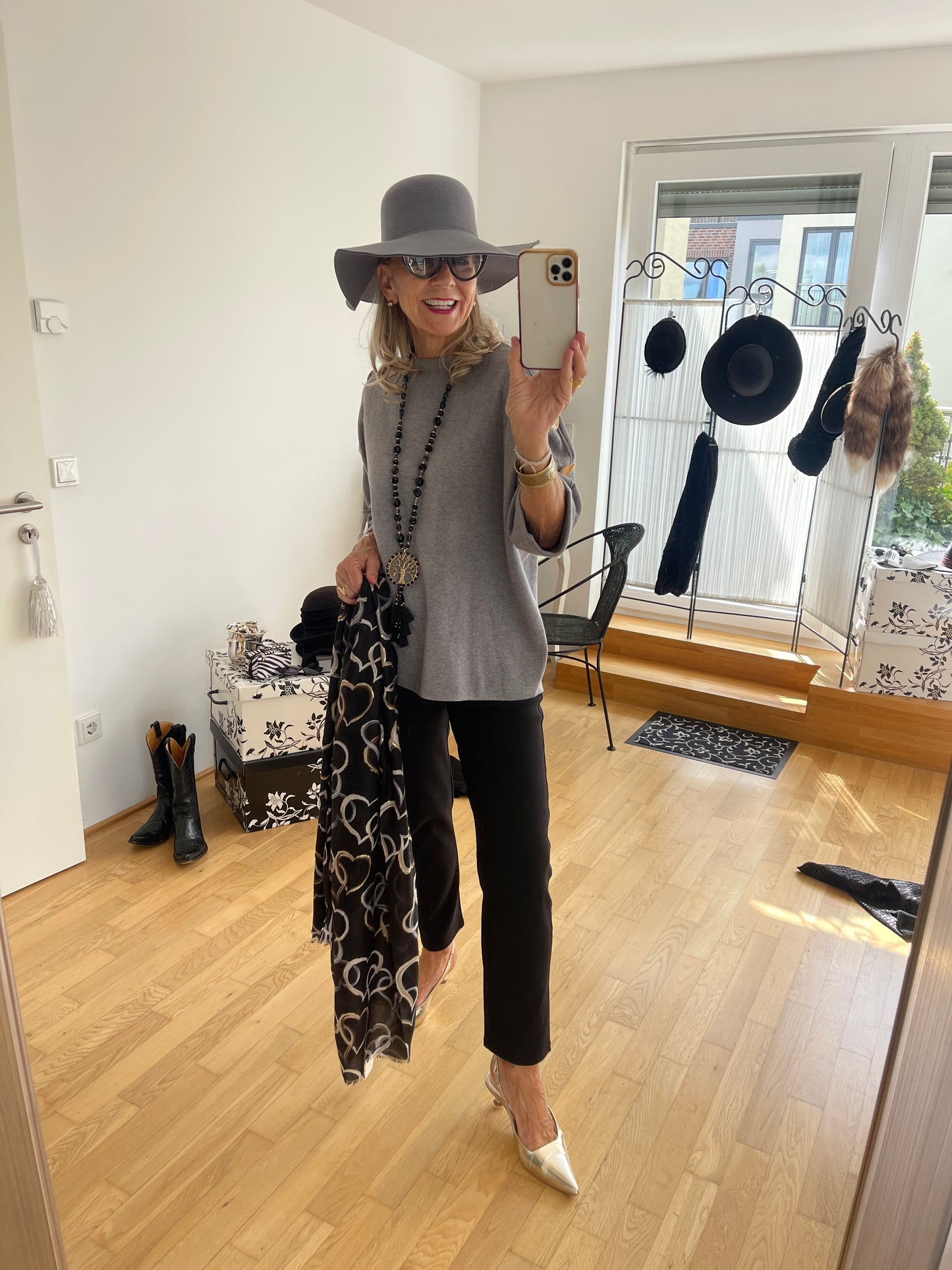 Oberteil SOLITÄR grey €89,90; edel, stylisch, extravagant; perfekt auch für XXL Größen