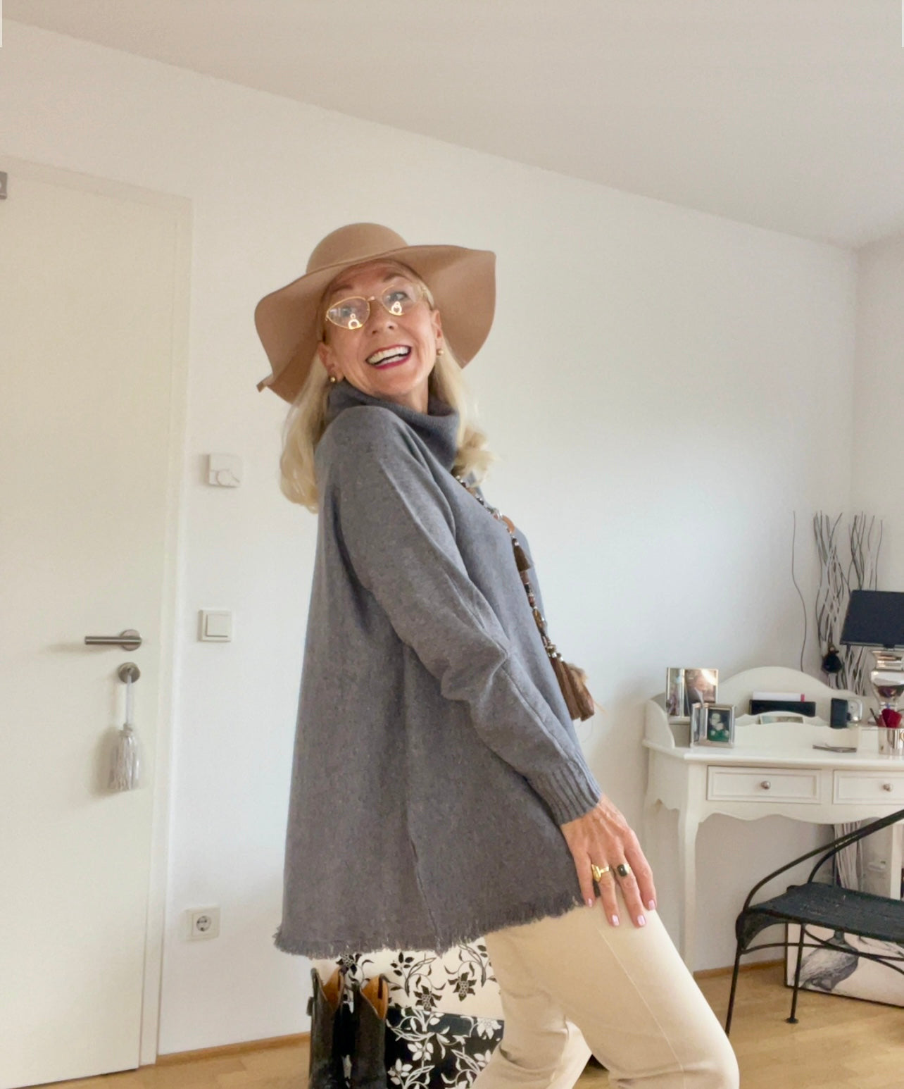 Pullover EVI grau; jetzt €89,90 … garantiertes Wohlfühlmodell