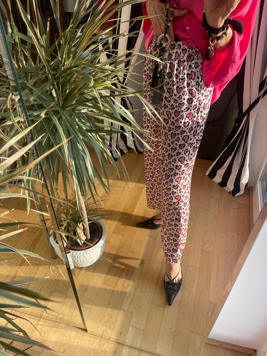 Hose OLLY pink; €79,90…. Einfach schick, unkompliziert und herrlich angenehm