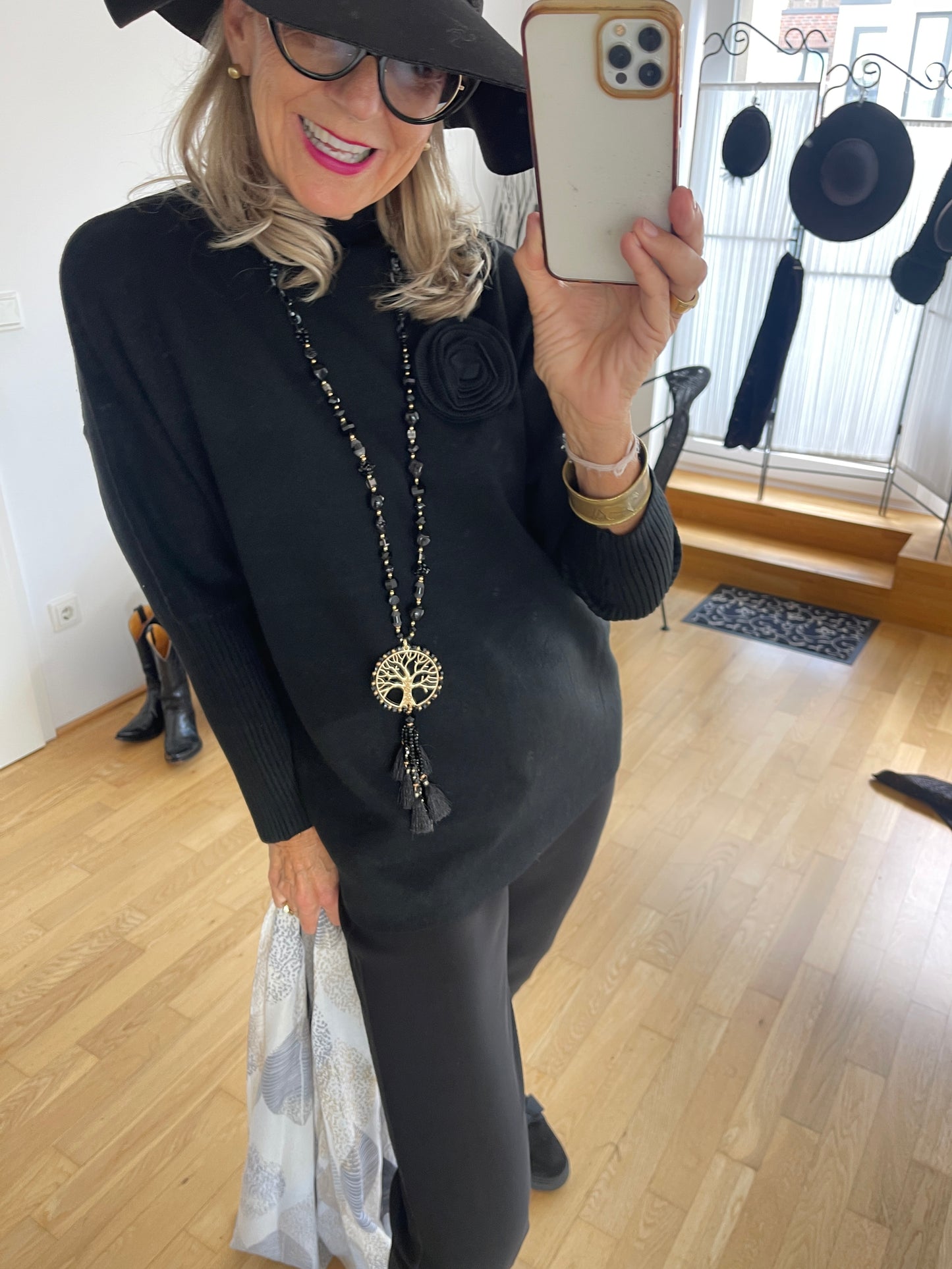 Oberteil MELANIA black €89,90; lässig, edel und herrlich angenehm