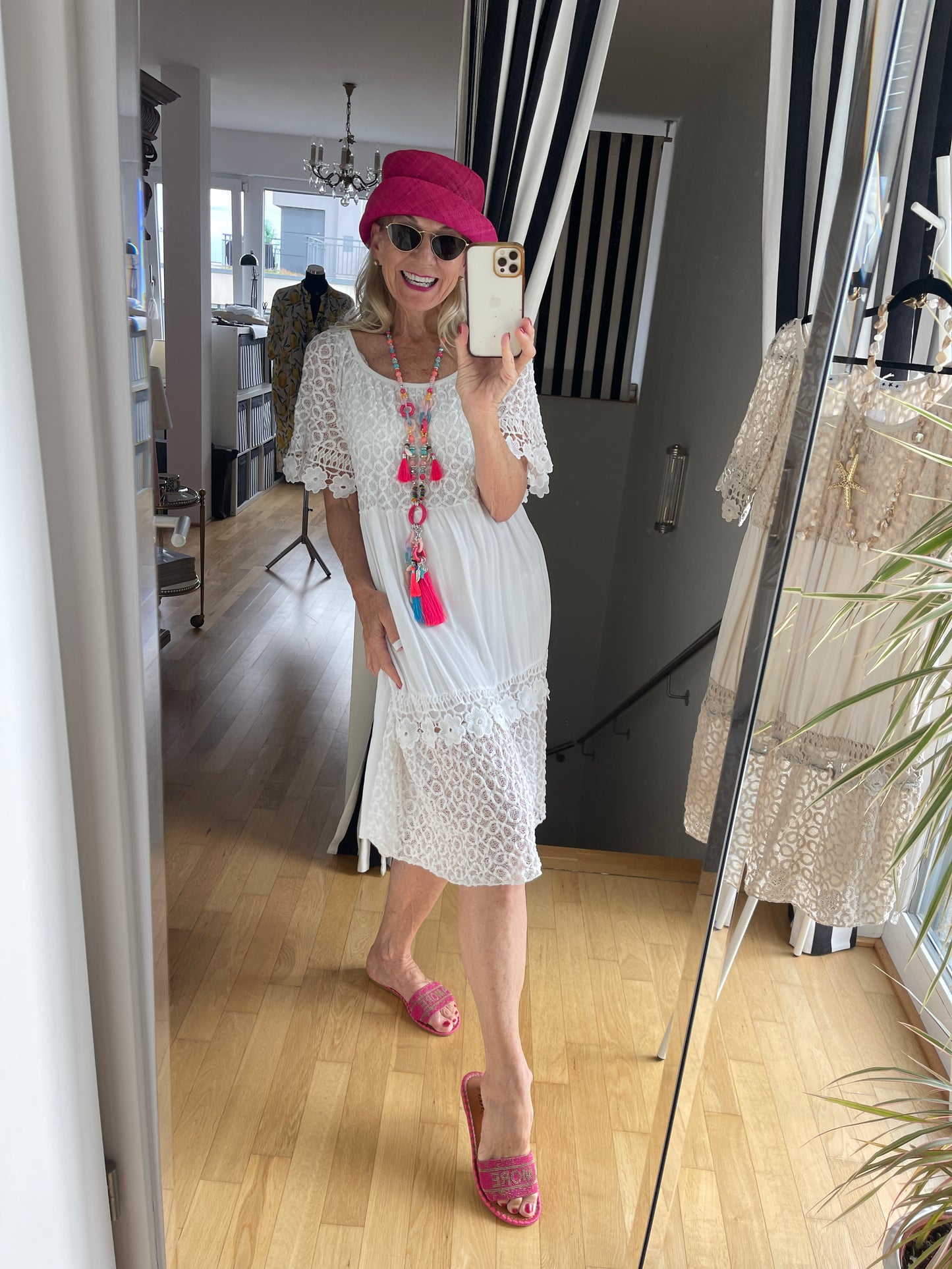 Kleid JUFA white €79,90; das ideale sommerliche Reisekleid