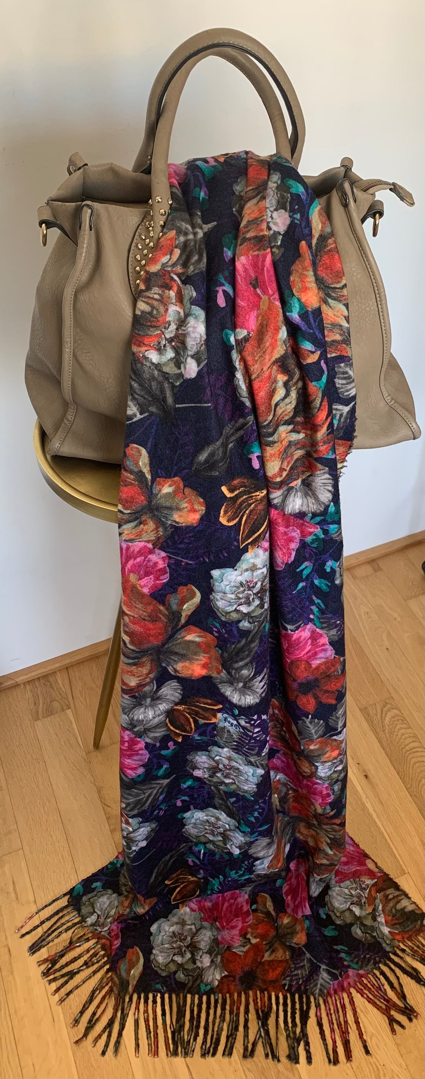 Schal KARLA; €49,90; soft, kuschel .. super leicht.. und soo stylisch