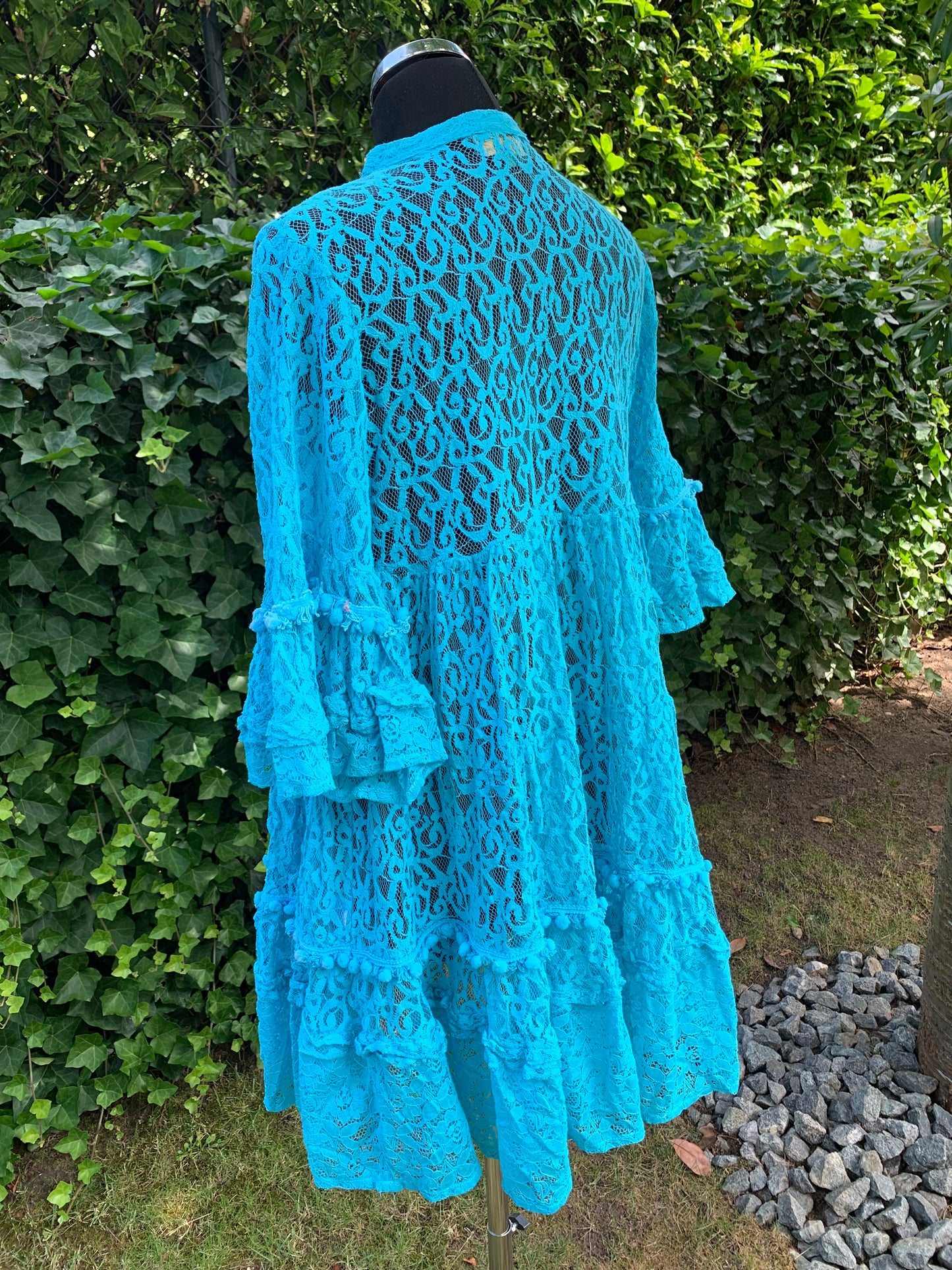 Tunika ARIELLE; Summer-Sale🛍🌞 jetzt €69,90 statt €99,90 ; Extravagante Tunika aus edler Spitze, in kräftigem Türkis, herrlich lässig geschnitten und ein absoluter Hingucker!