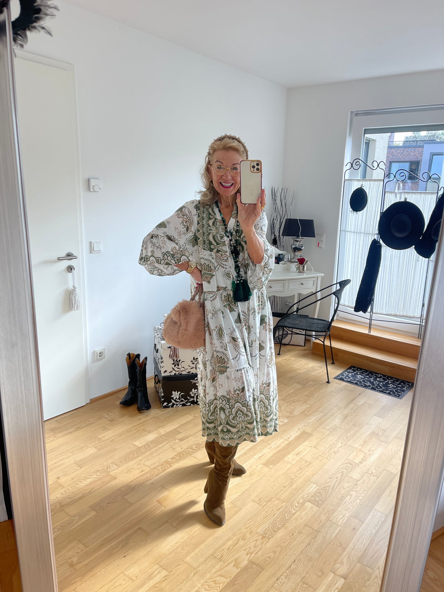 Kleid PERCY green-beige, €99,90, wunderschönes Maxi-Modell, perfekt für den Übergang