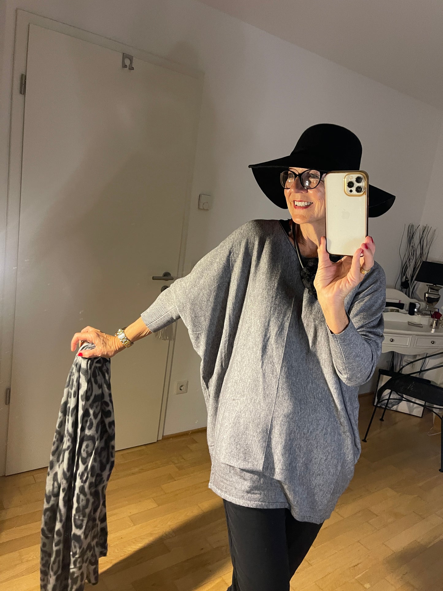 Pullover MOLA grey; €59,90 jetzt im Oktober-Sale statt €99,90… klasse Modell auch Genussgrößen