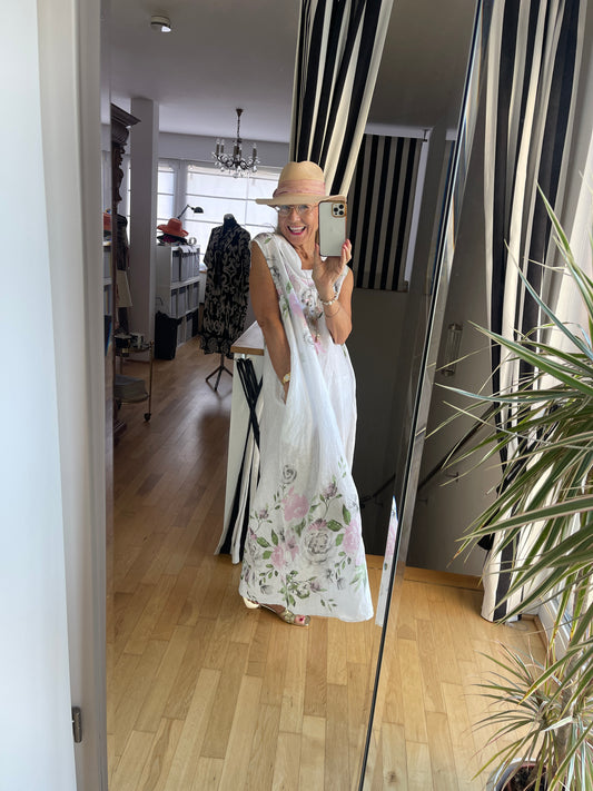 Kleid CARLOTTA white €79,90 statt €109,90; Kleider machen Leute!!… Modell CARLOTTA hält Wort!!