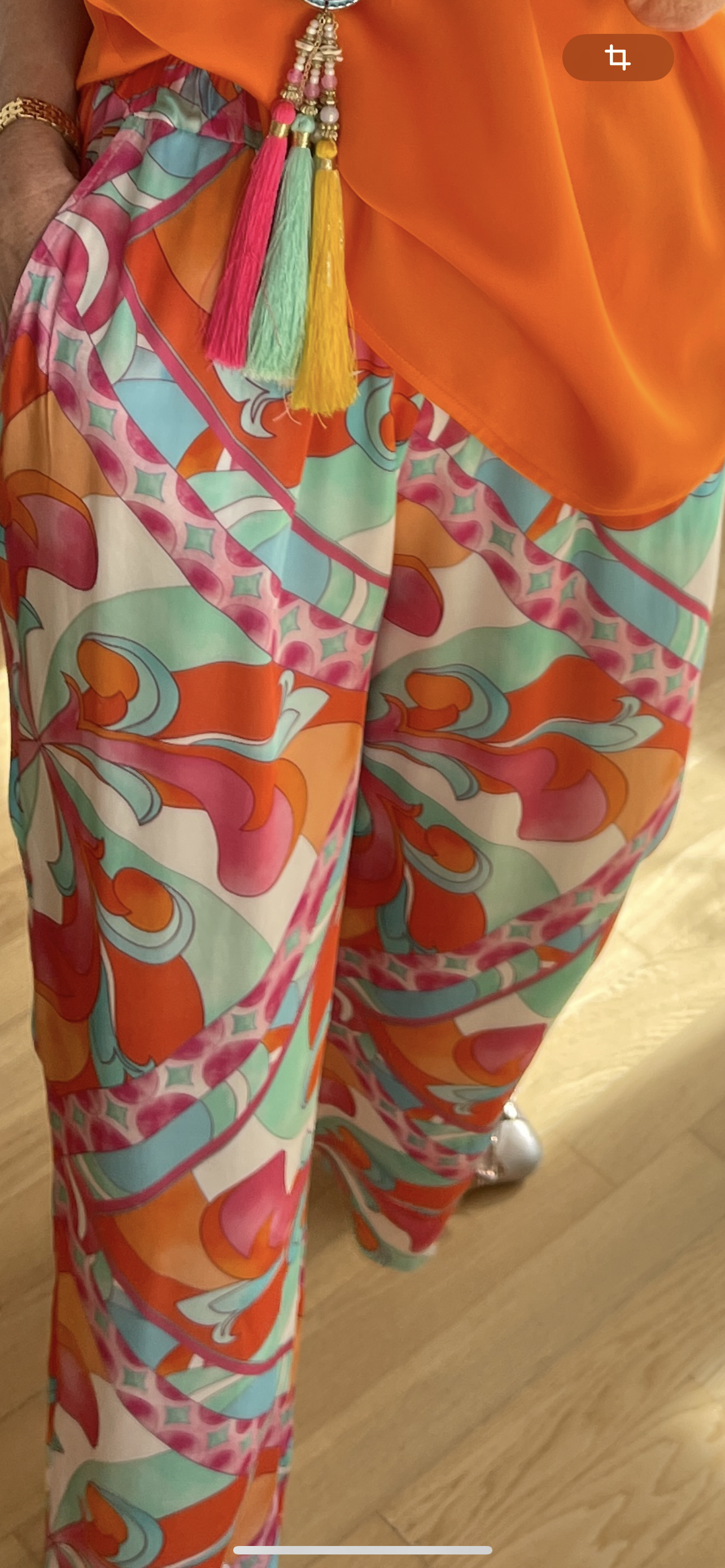 Hose OZEAN €79,90; farbenfroh in die herrliche Sommerzeit