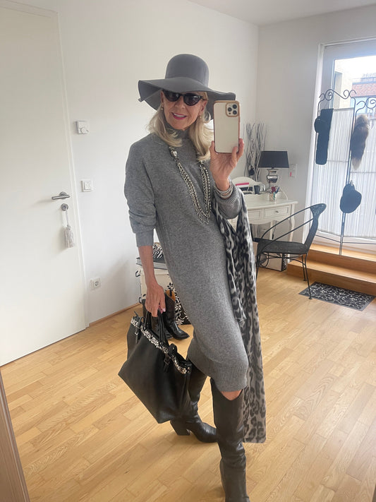 Kleid NASTI grey; „IM BLACK-FRIDAY OUTLET“ nur noch €59,90 statt €99,90; fantastisch sitzendes, perfekt kombinierbares Stickkleid