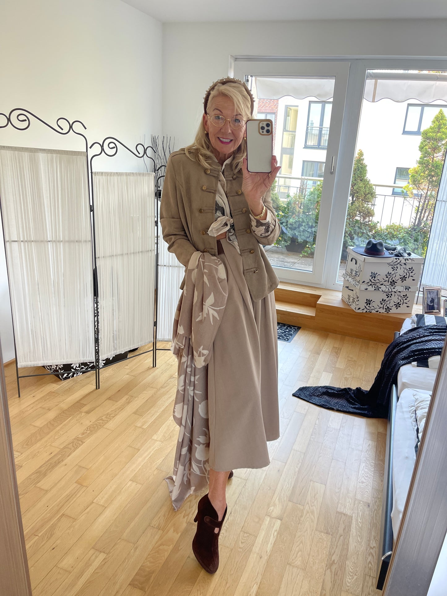 Jacke ARGI taupe €109,90; diese stylische Jacke rundet jedes Outfit perfekt ab🍁🍂
